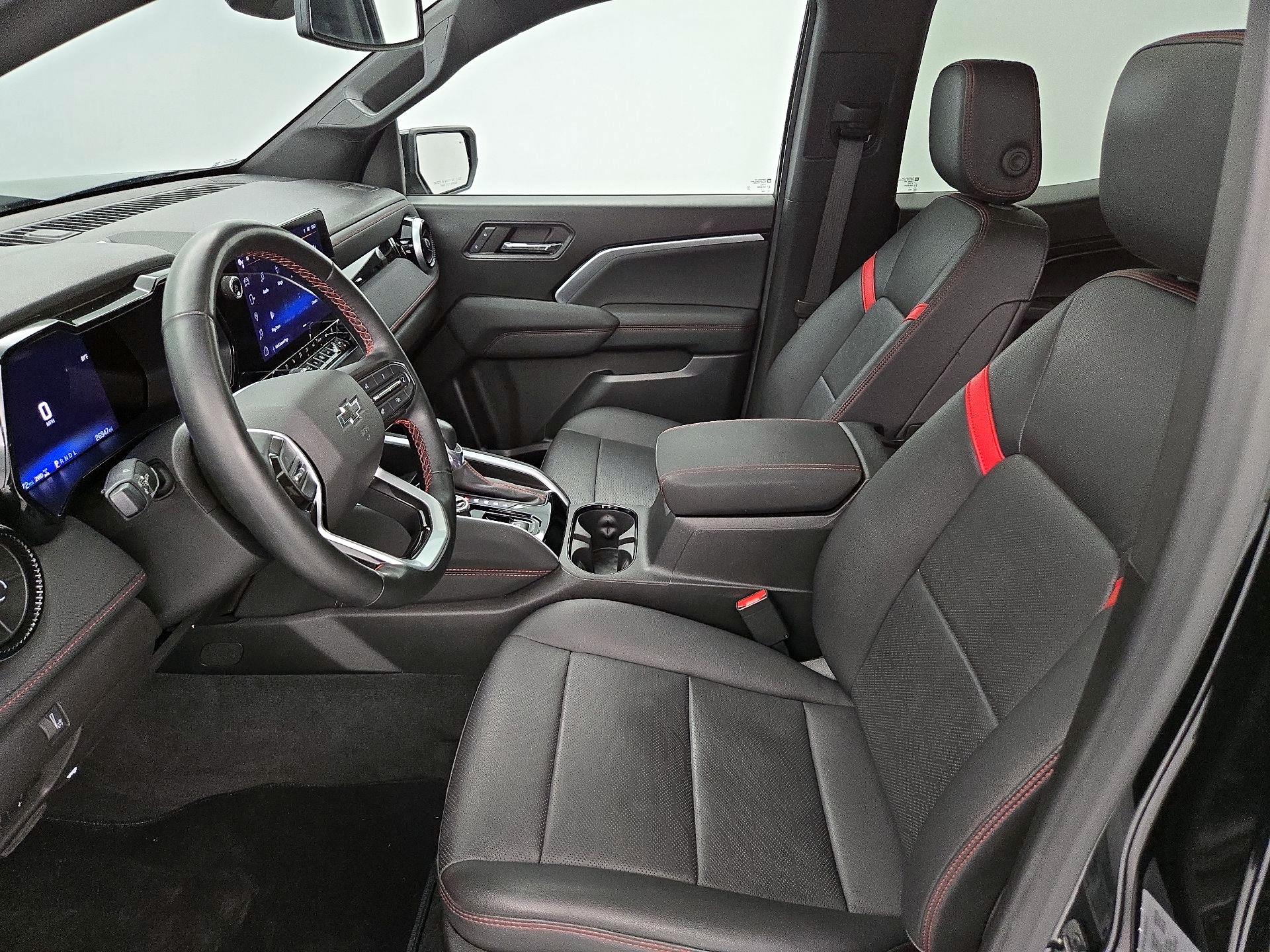 Thumbnail: 2023 Chevrolet Colorado - 11
