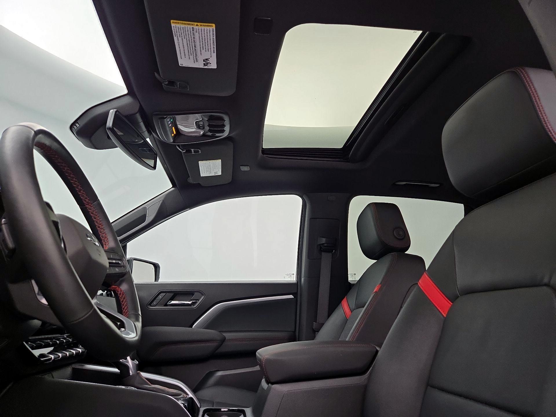 Thumbnail: 2023 Chevrolet Colorado - 19