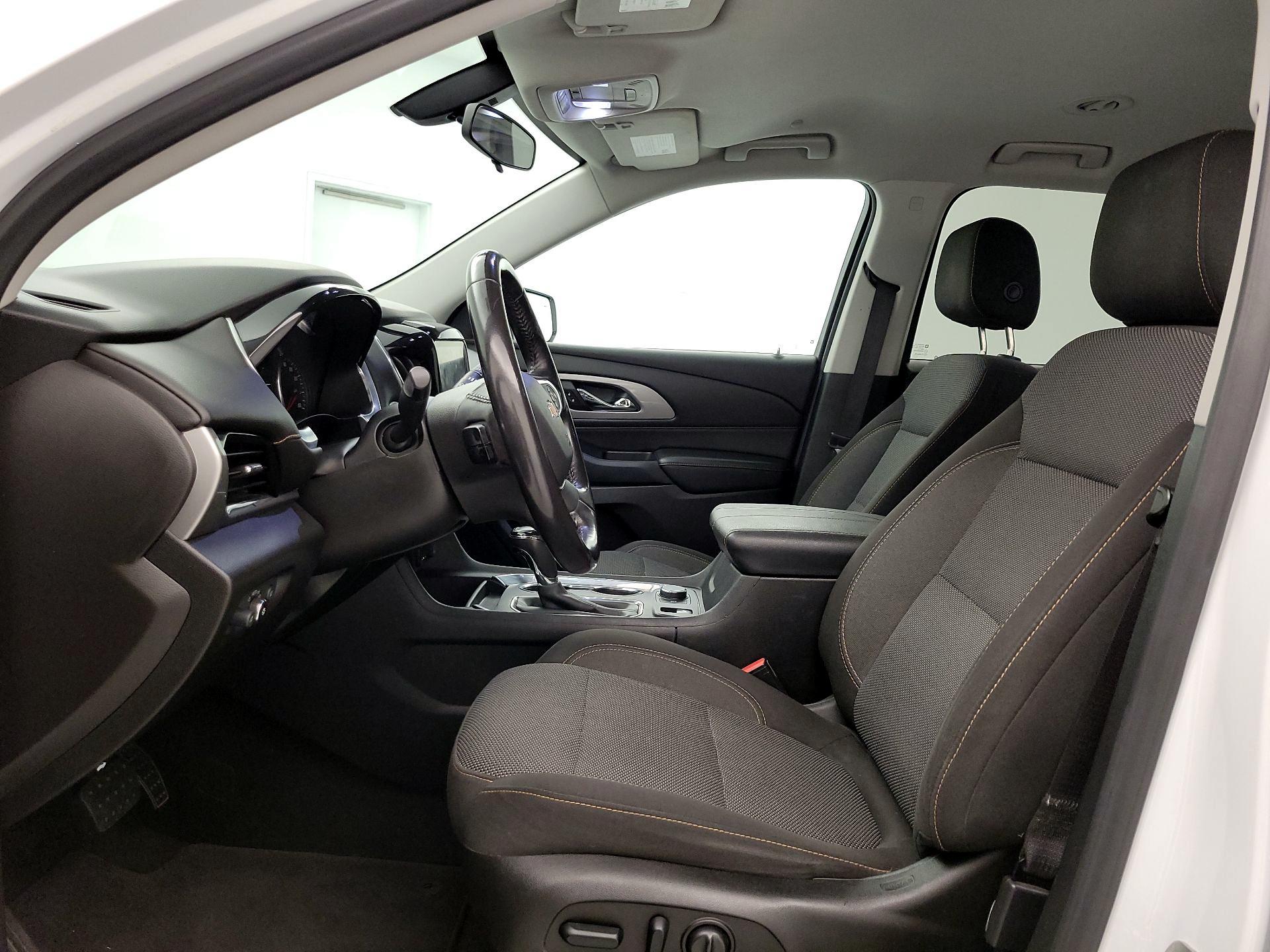 Thumbnail: 2018 Chevrolet Traverse - 11