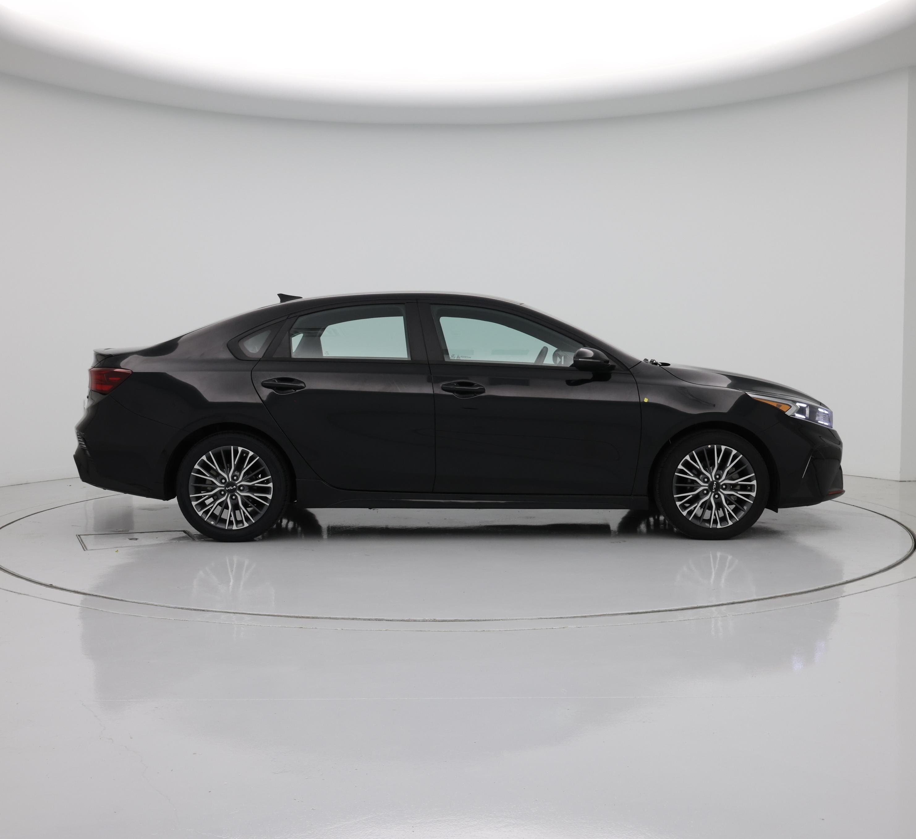 Thumbnail: 2023 Kia Forte - 7