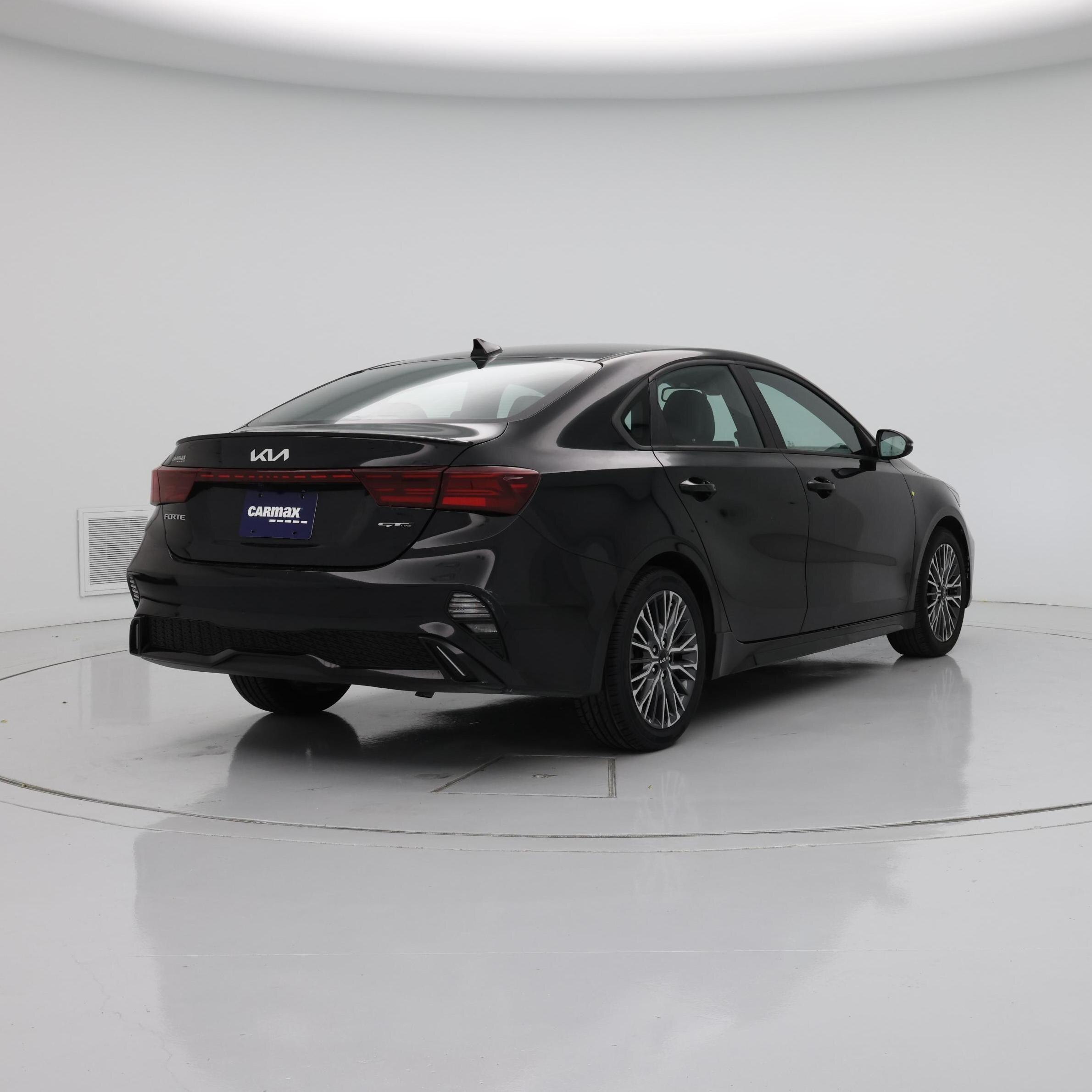 Thumbnail: 2023 Kia Forte - 8