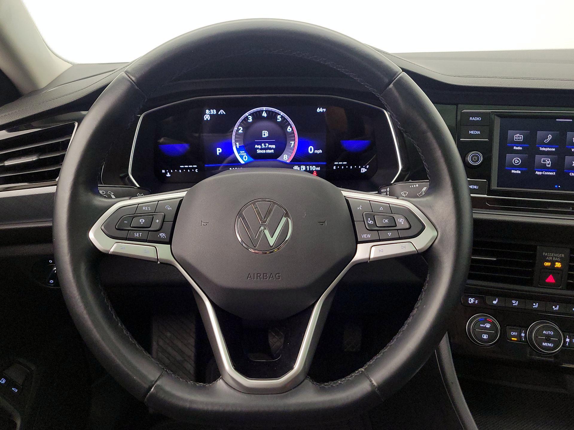 Thumbnail: 2023 Volkswagen Jetta - 10
