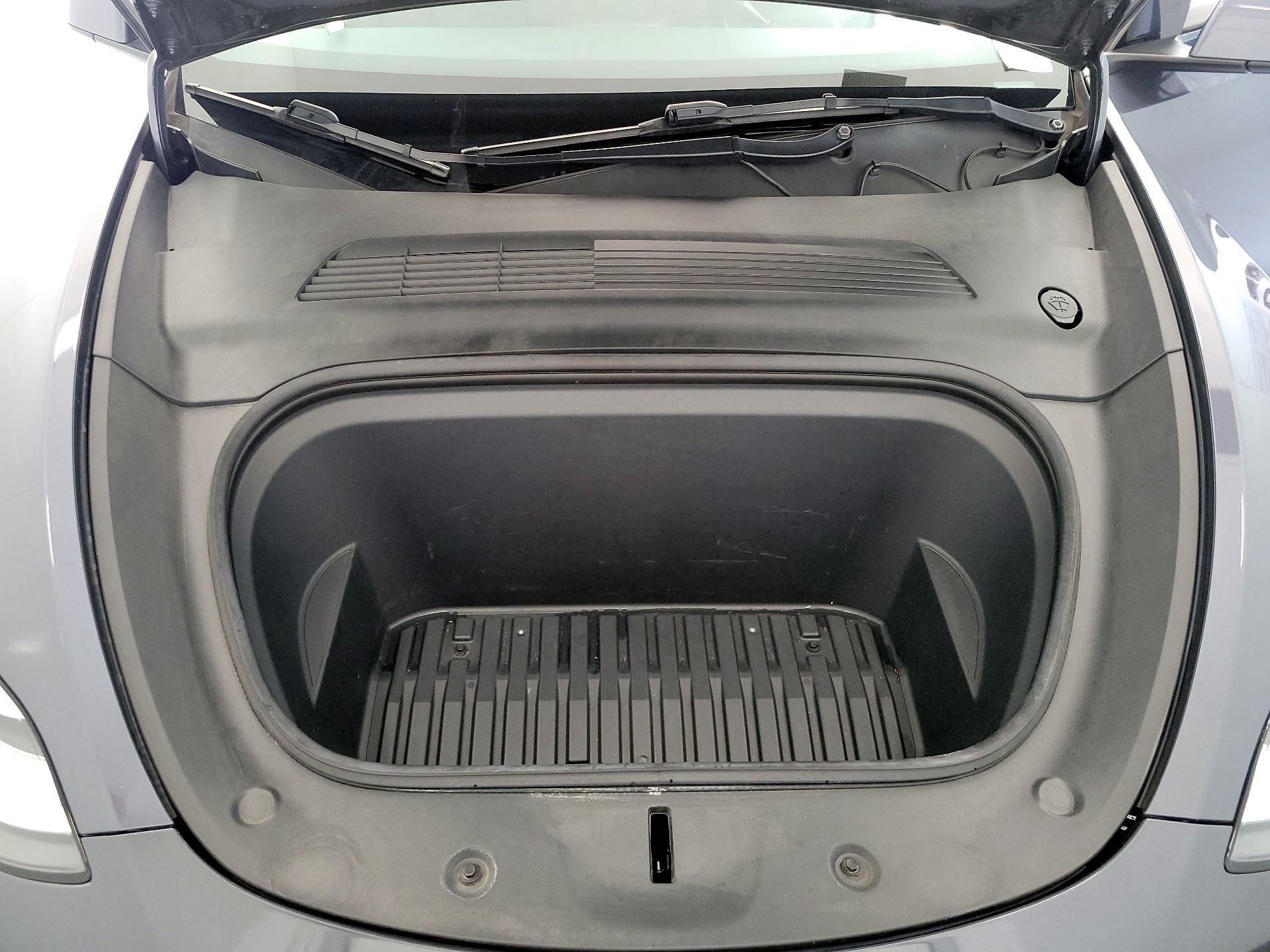 Thumbnail: 2021 Tesla Model Y - 19