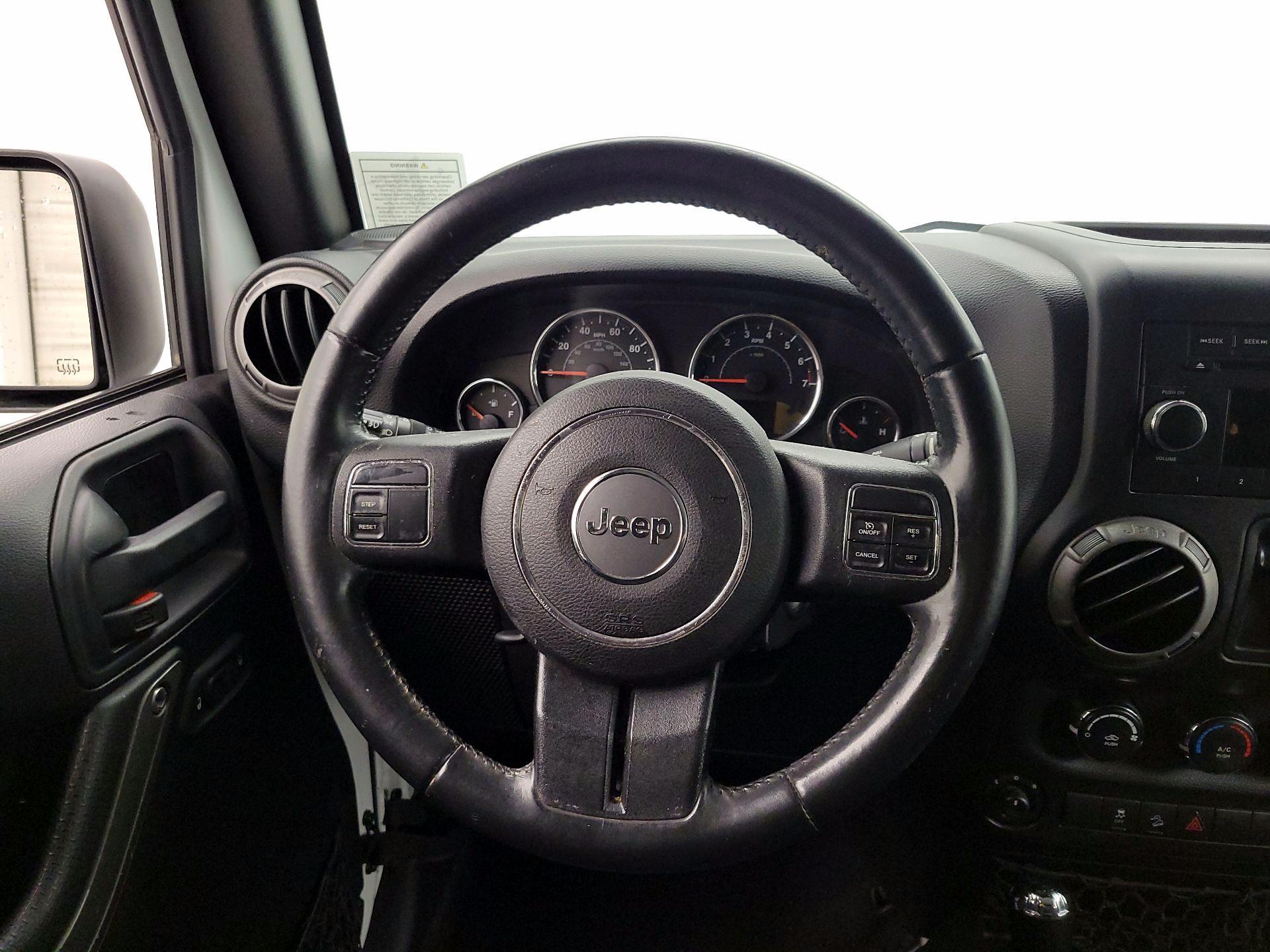 Thumbnail: 2015 Jeep Wrangler - 10