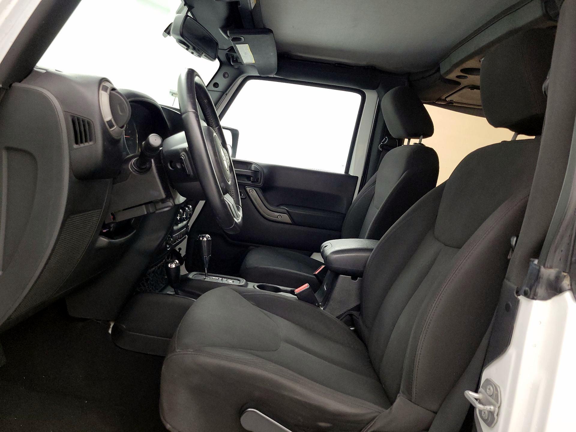 Thumbnail: 2015 Jeep Wrangler - 11