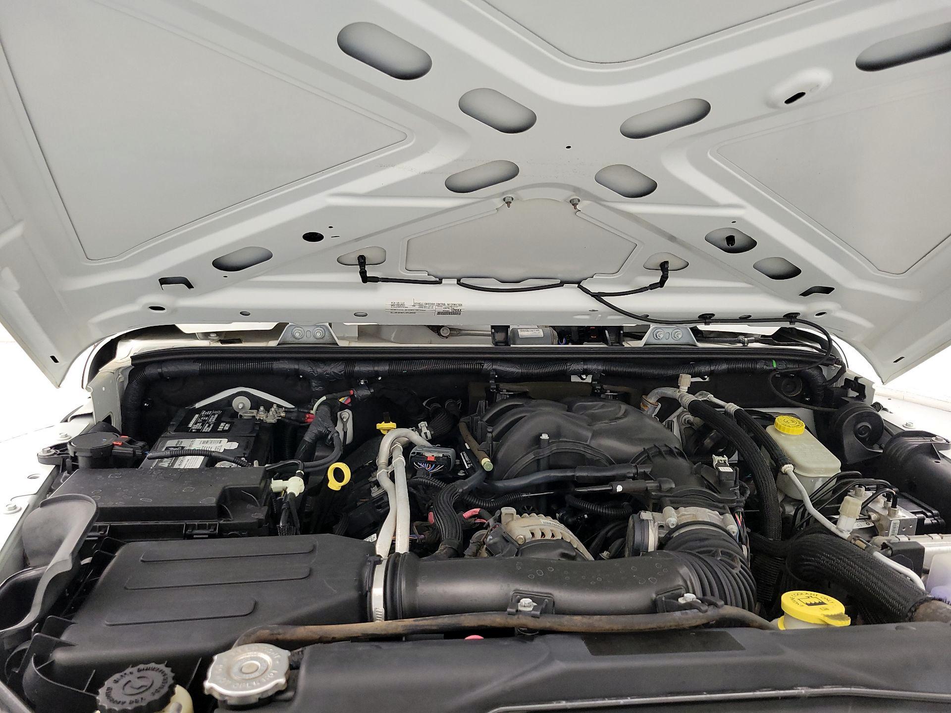 Thumbnail: 2015 Jeep Wrangler - 19