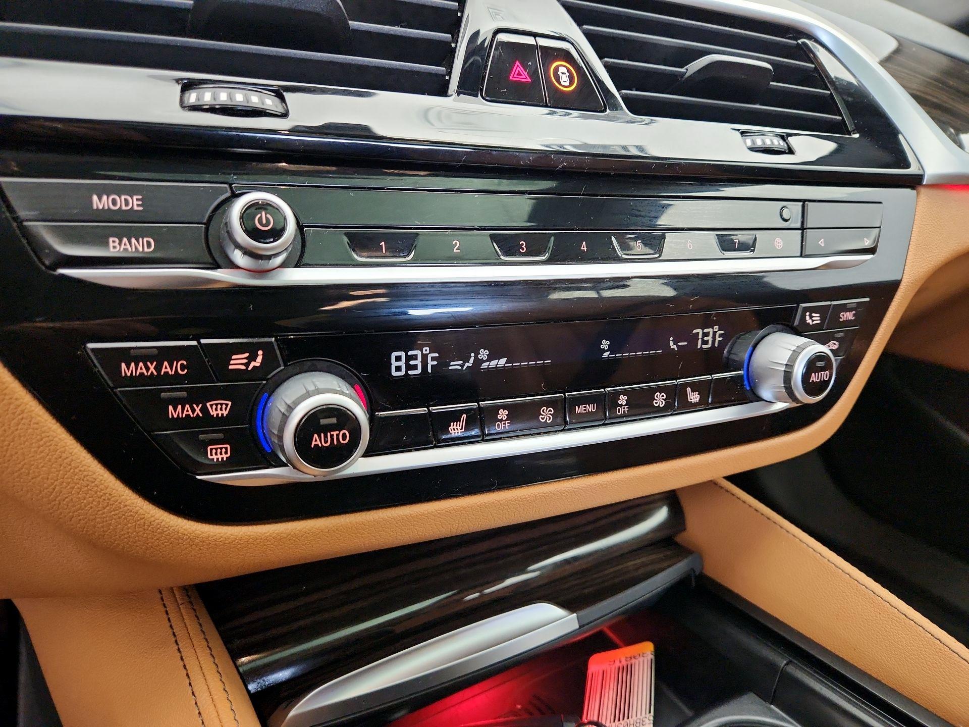 Thumbnail: 2021 BMW 5 Series - 17