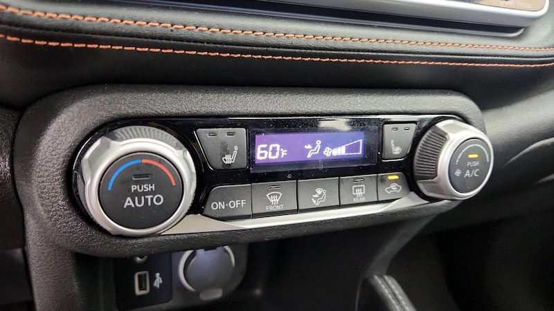 2020 Nissan Kicks SR 15