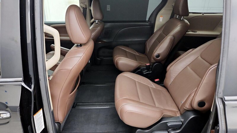 2017 Toyota Sienna Limited 21