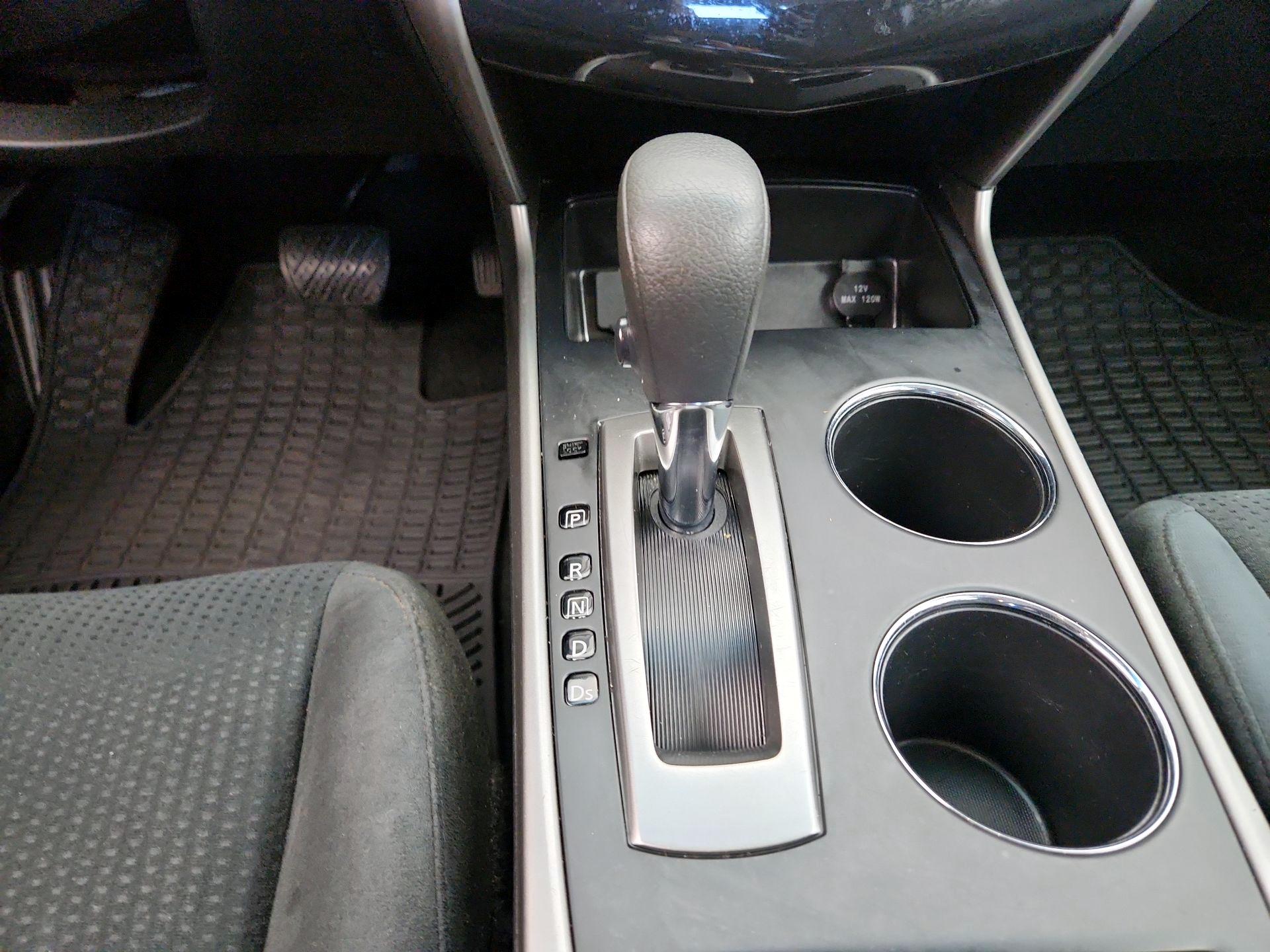 Thumbnail: 2015 Nissan Altima - 17