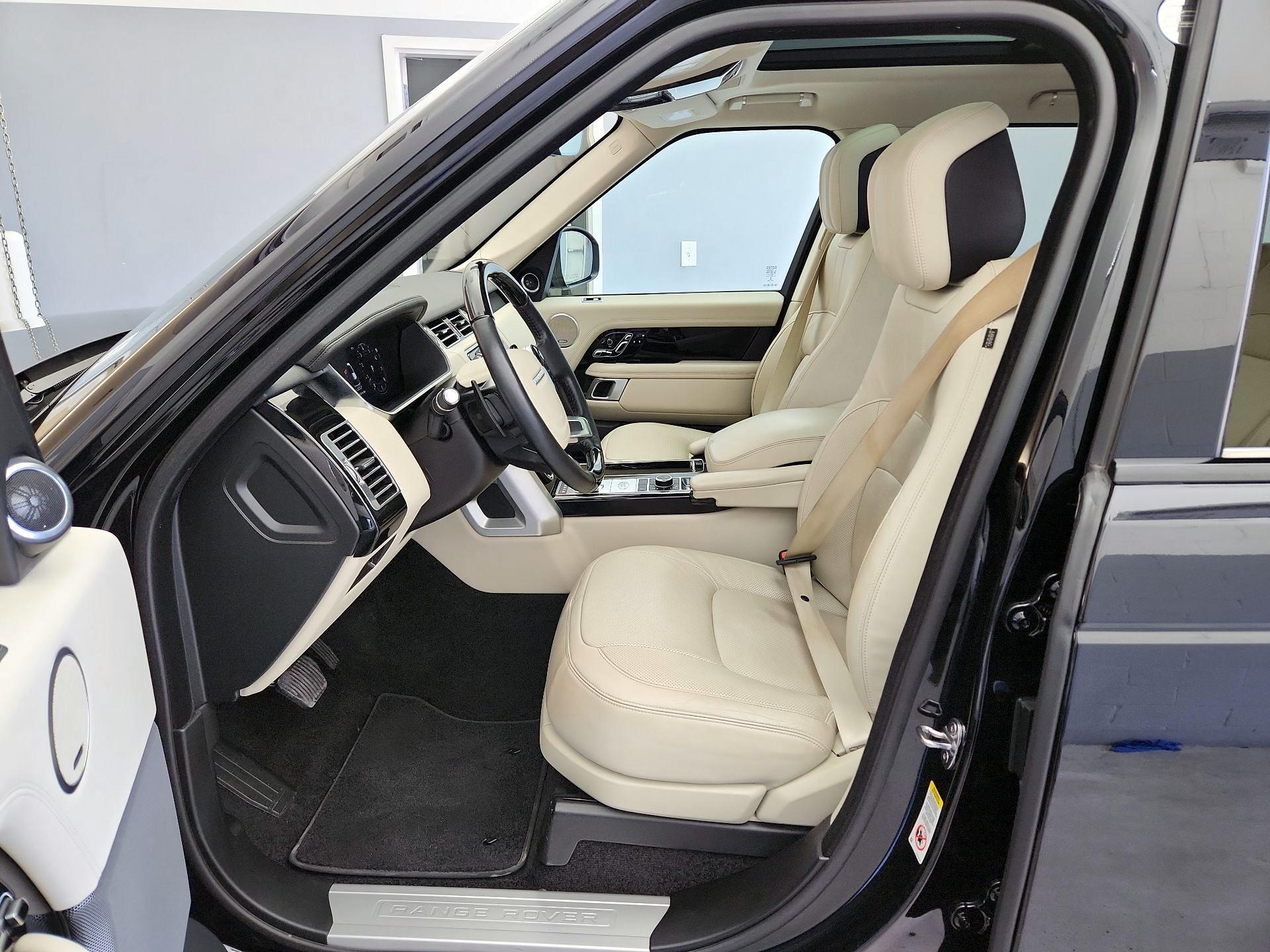 Thumbnail: 2020 Land Rover Range Rover - 11