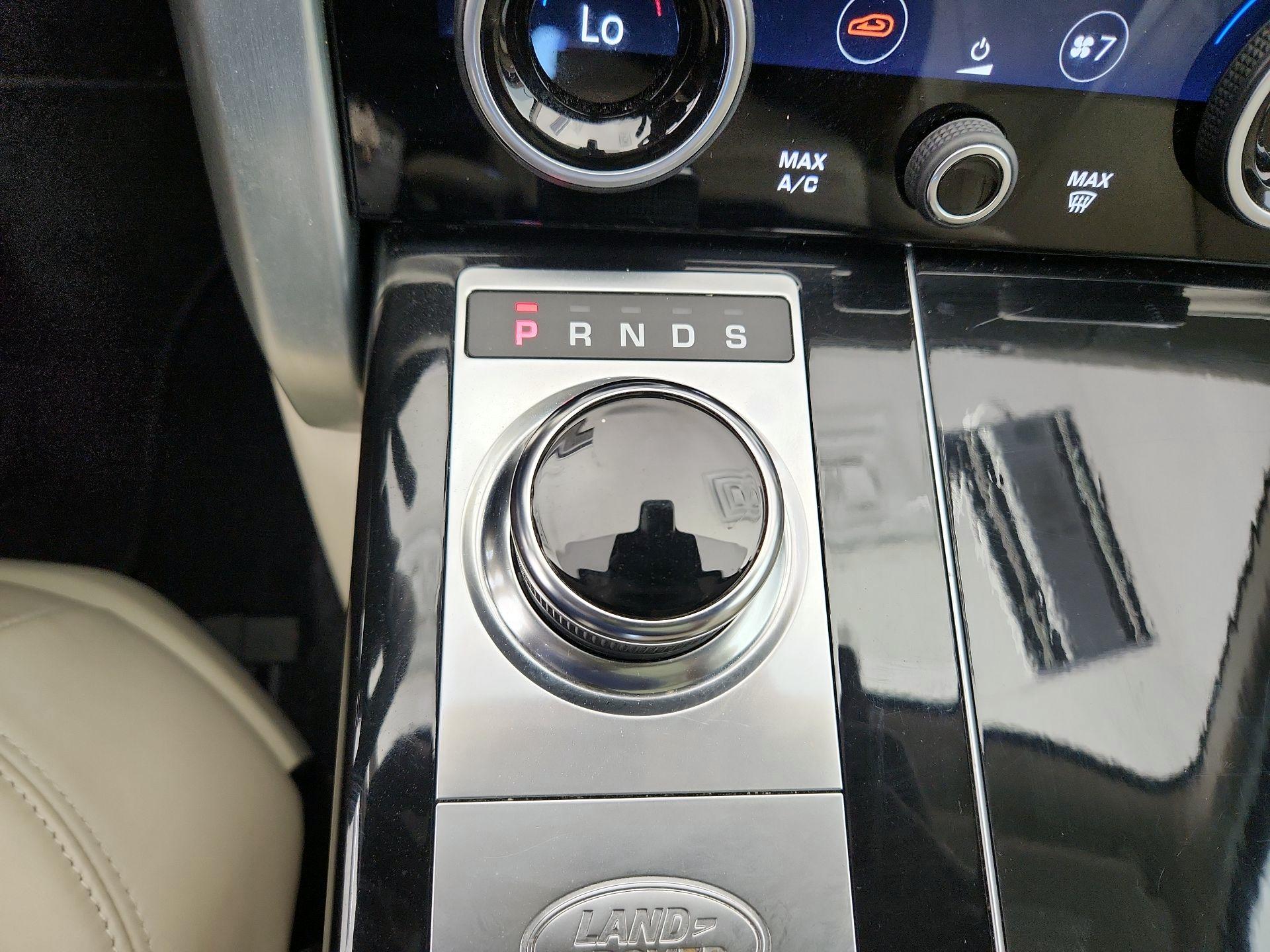 Thumbnail: 2020 Land Rover Range Rover - 17