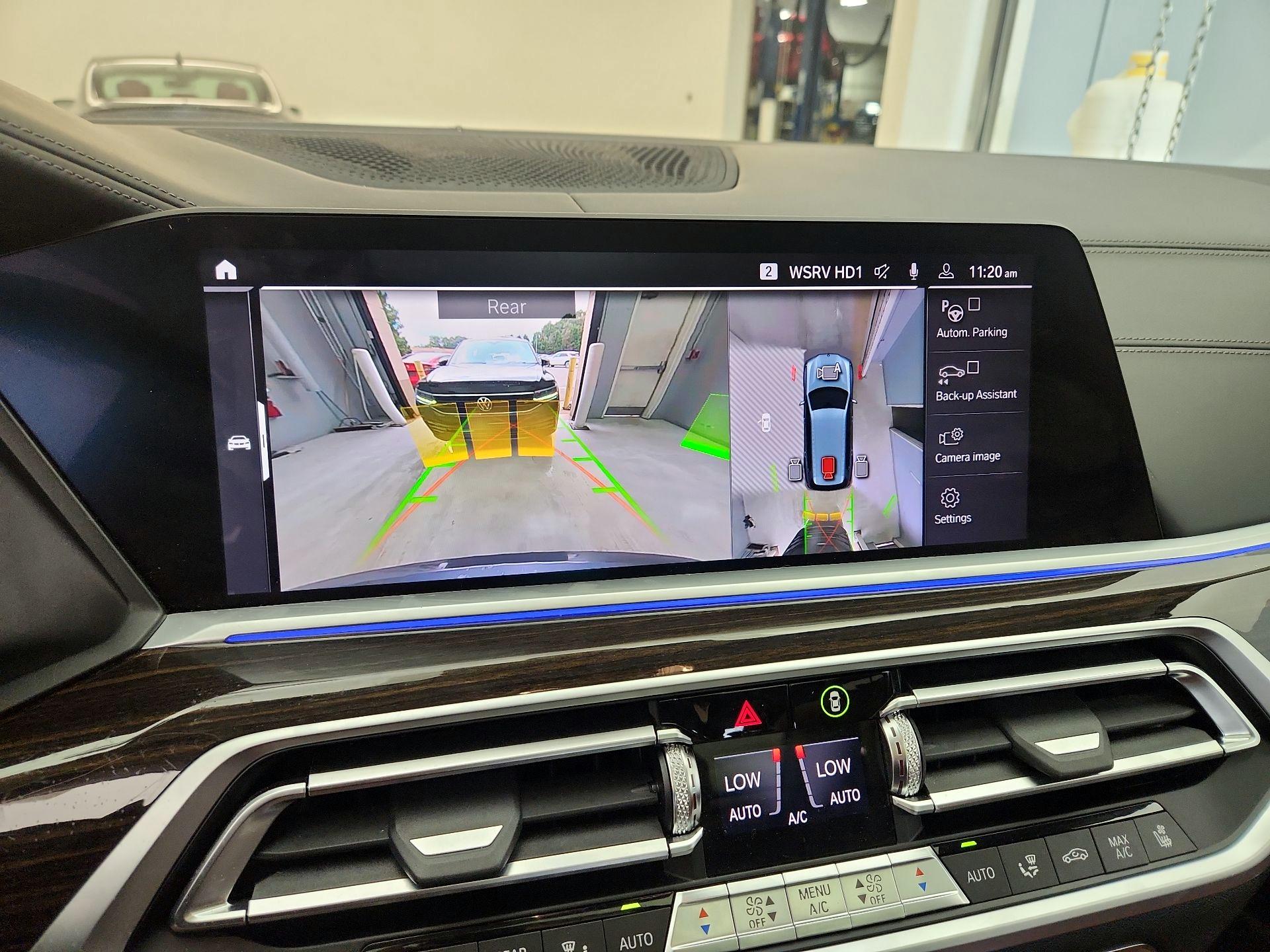 Thumbnail: 2019 BMW X7 - 14