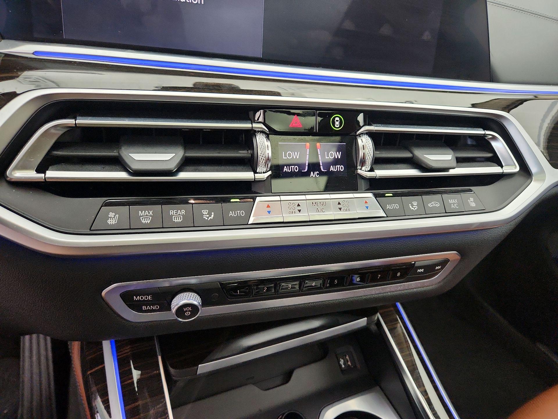 Thumbnail: 2019 BMW X7 - 16