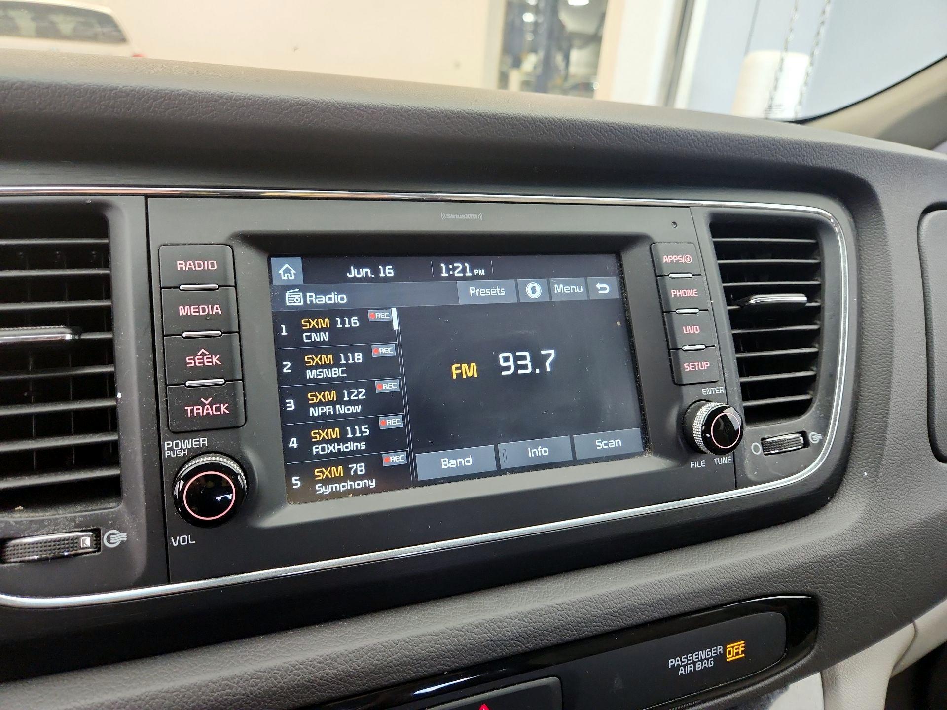 Thumbnail: 2018 Kia Sedona - 15