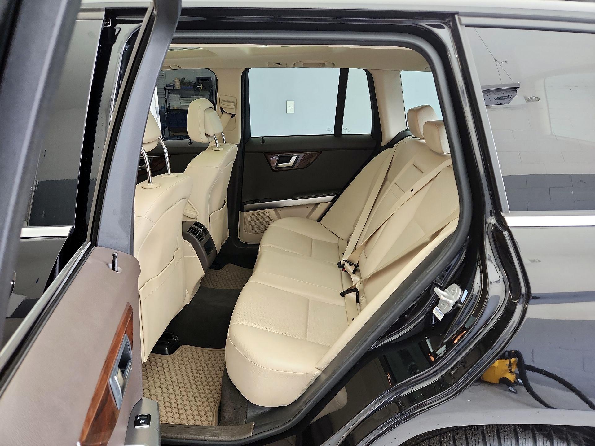 Thumbnail: 2015 Mercedes-Benz GLK - 20