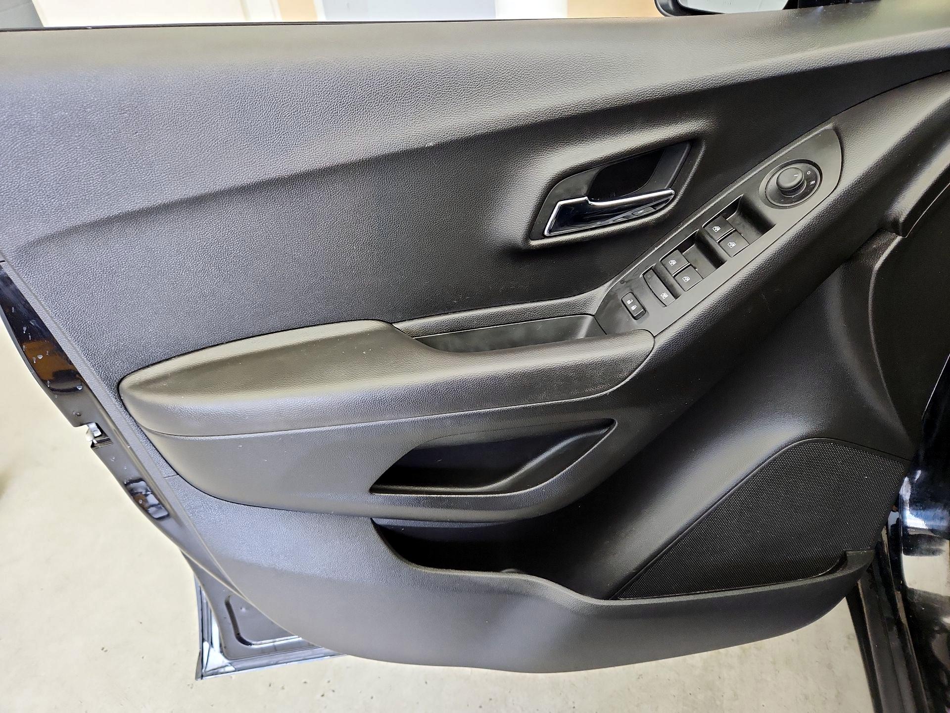 Thumbnail: 2020 Chevrolet Trax - 12
