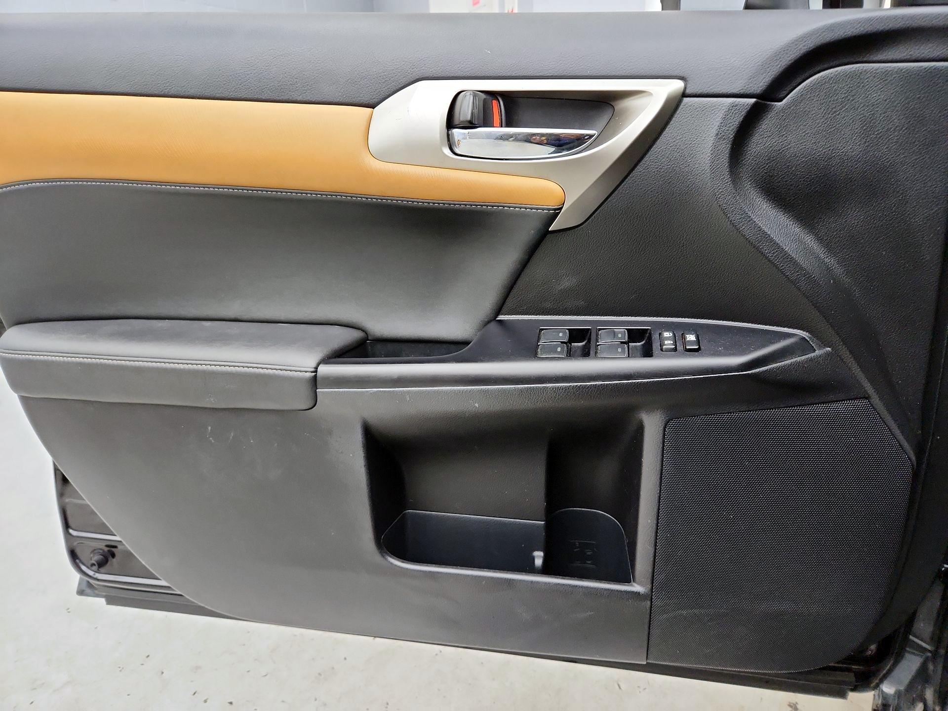Thumbnail: 2015 Lexus CT - 12