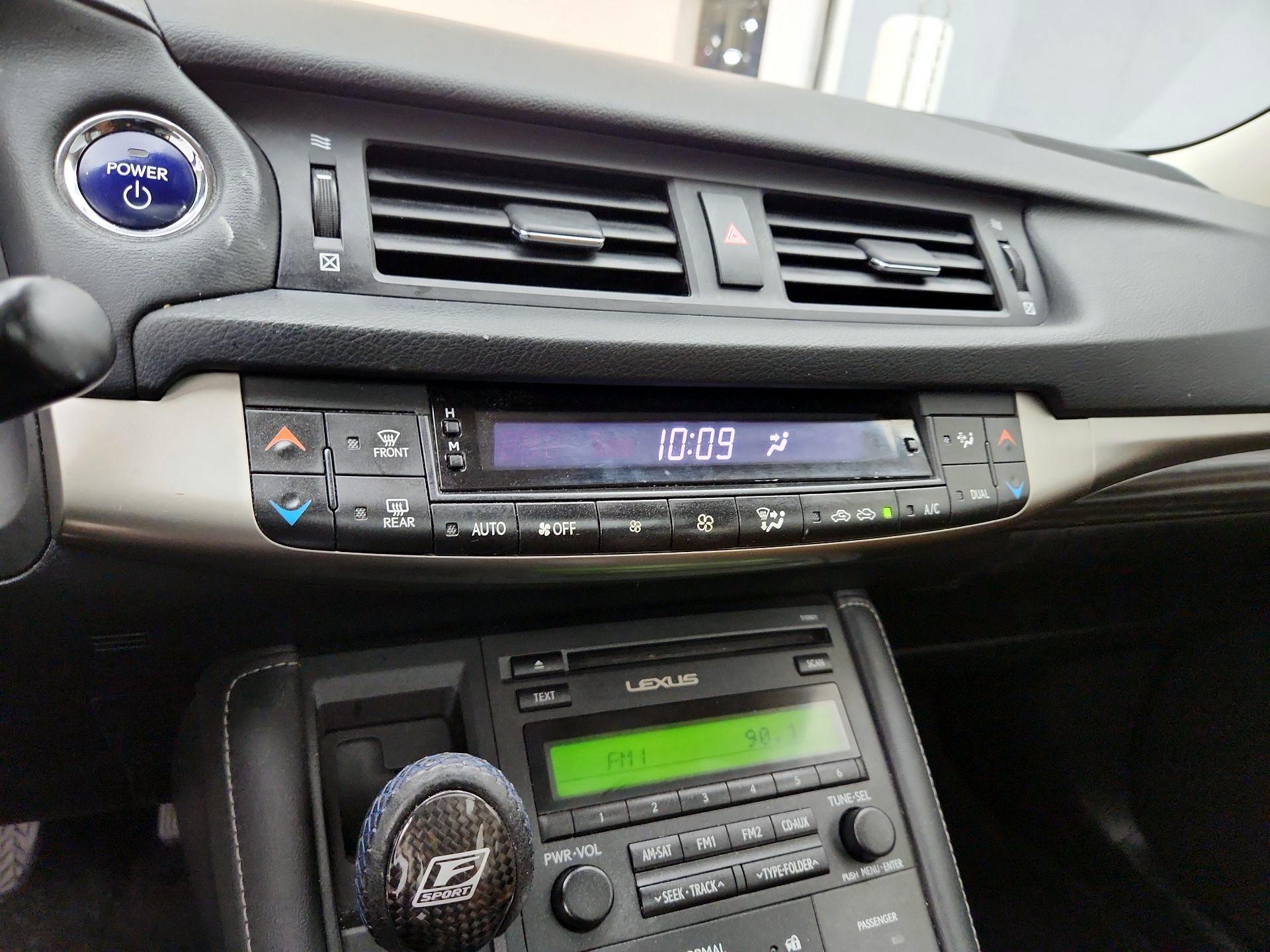 Thumbnail: 2015 Lexus CT - 16
