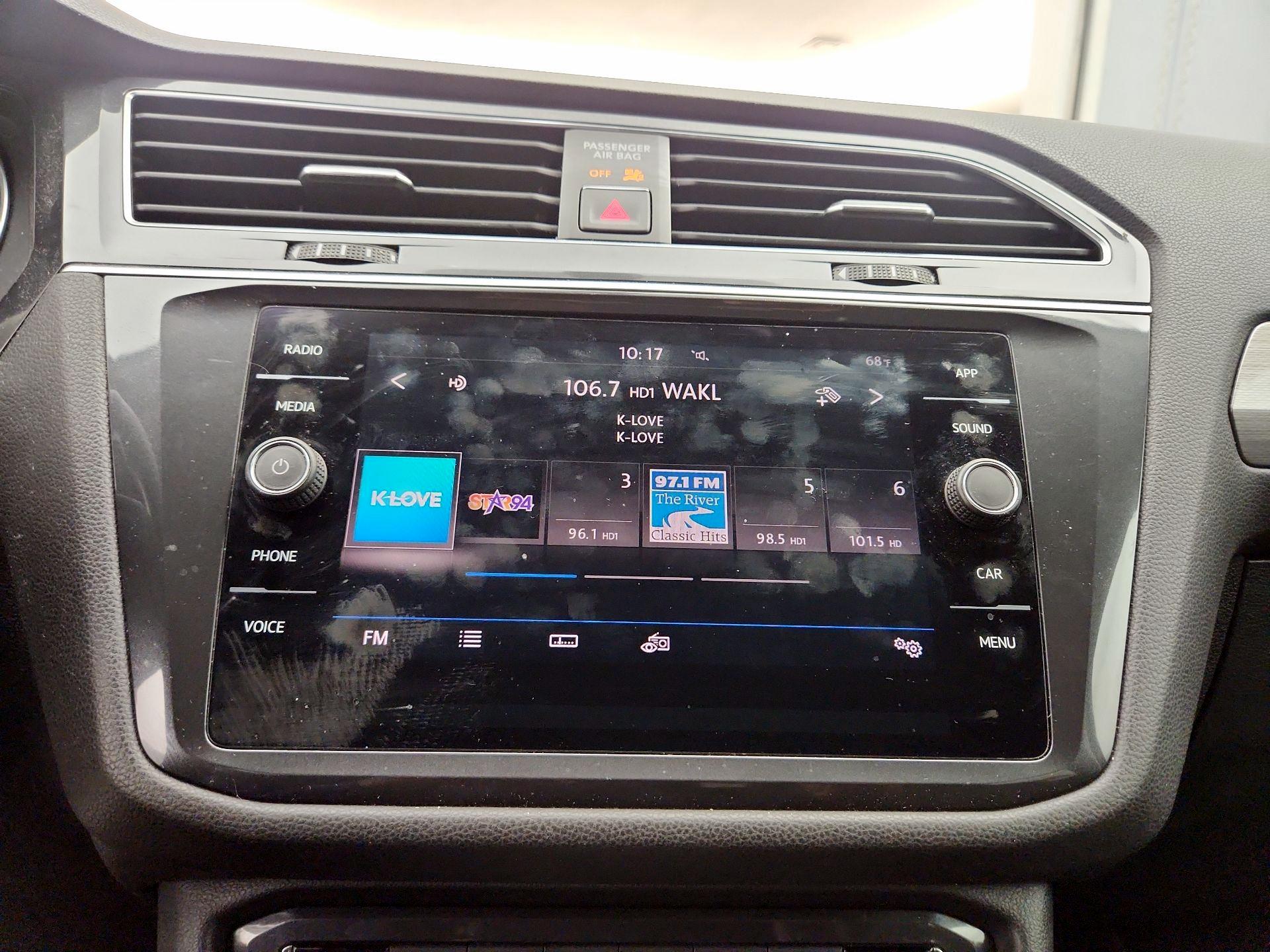 Thumbnail: 2018 Volkswagen Tiguan - 15