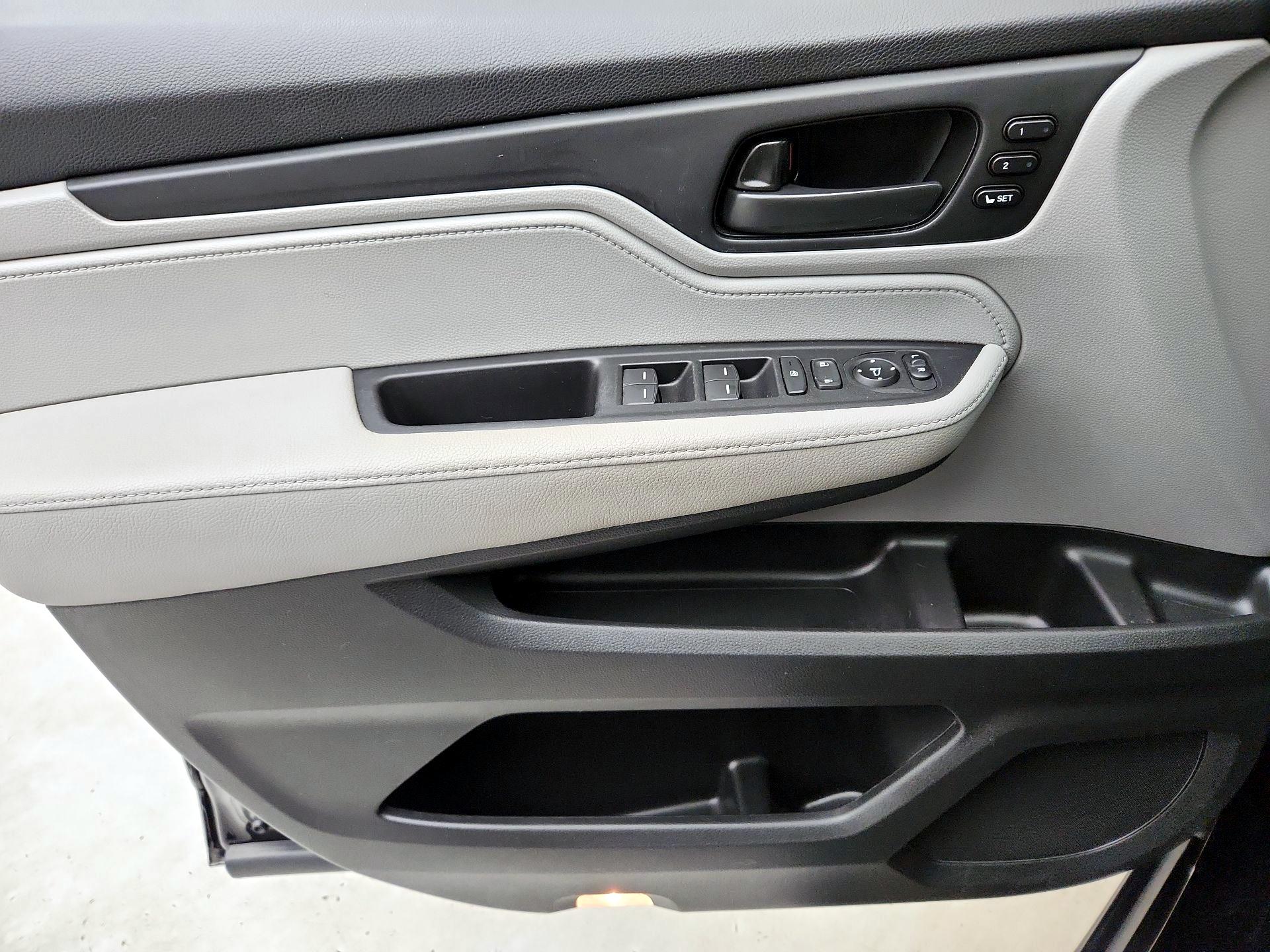 Thumbnail: 2019 Honda Odyssey - 12