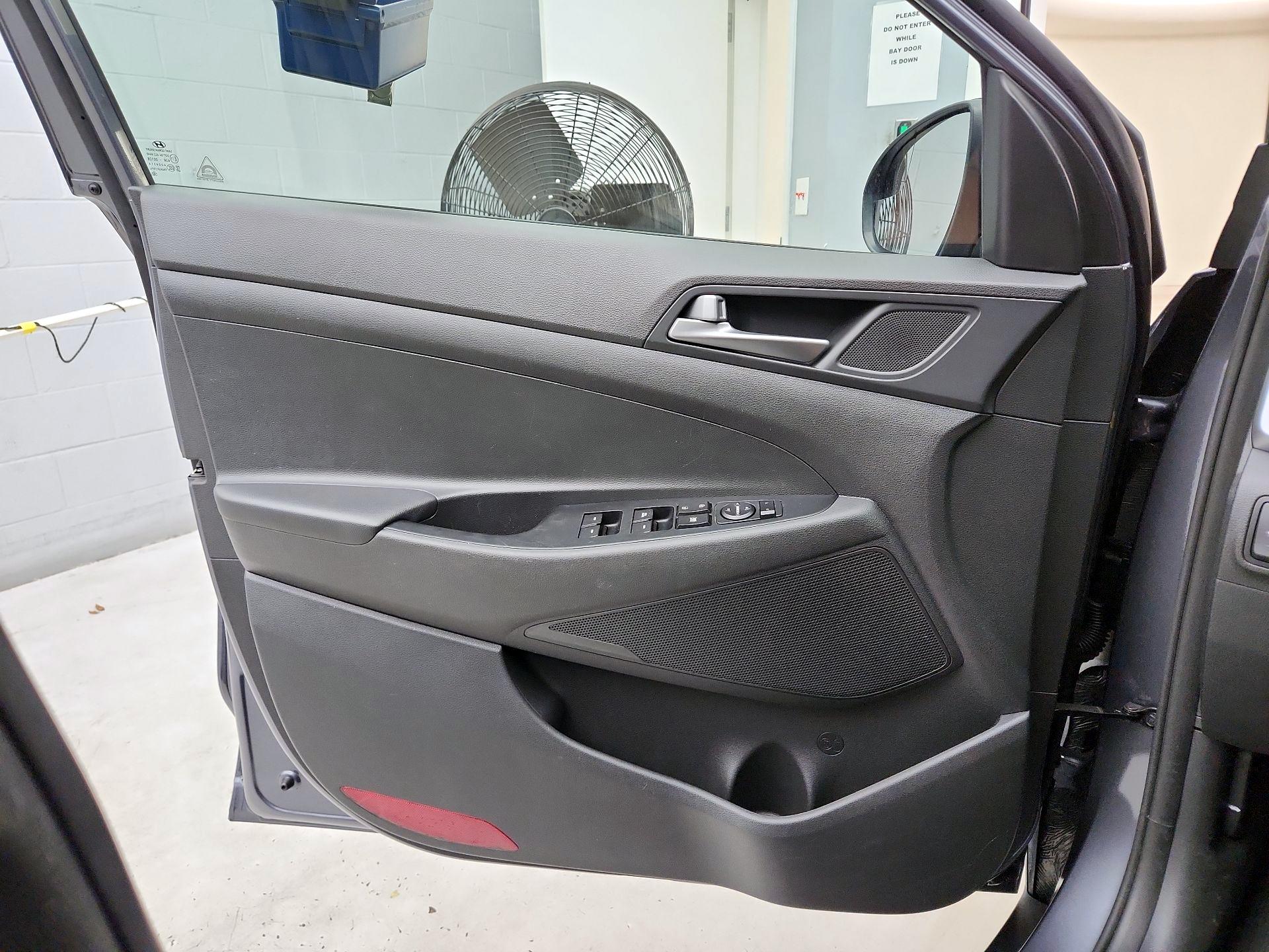 Thumbnail: 2016 Hyundai Tucson - 12