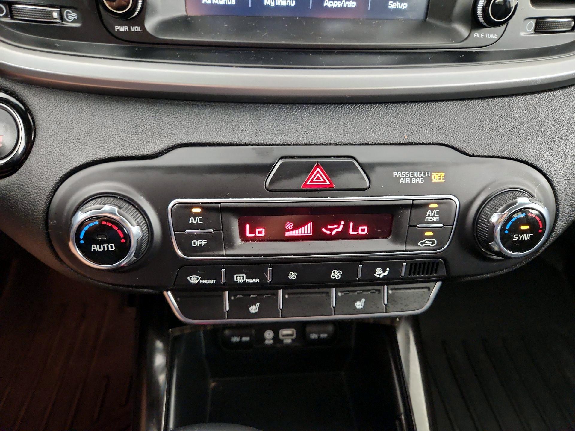 Thumbnail: 2020 Kia Sorento - 16