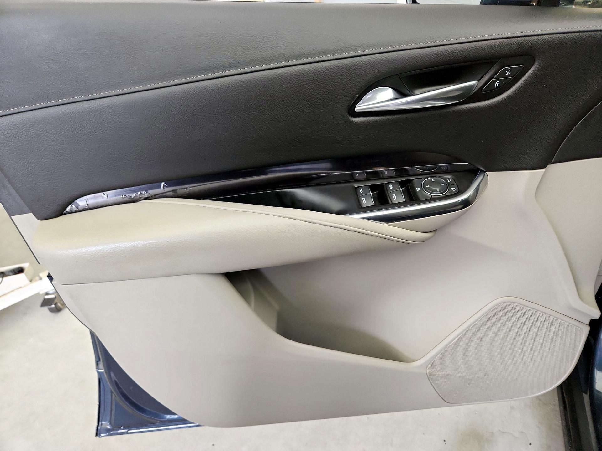 Thumbnail: 2019 Cadillac XT4 - 12