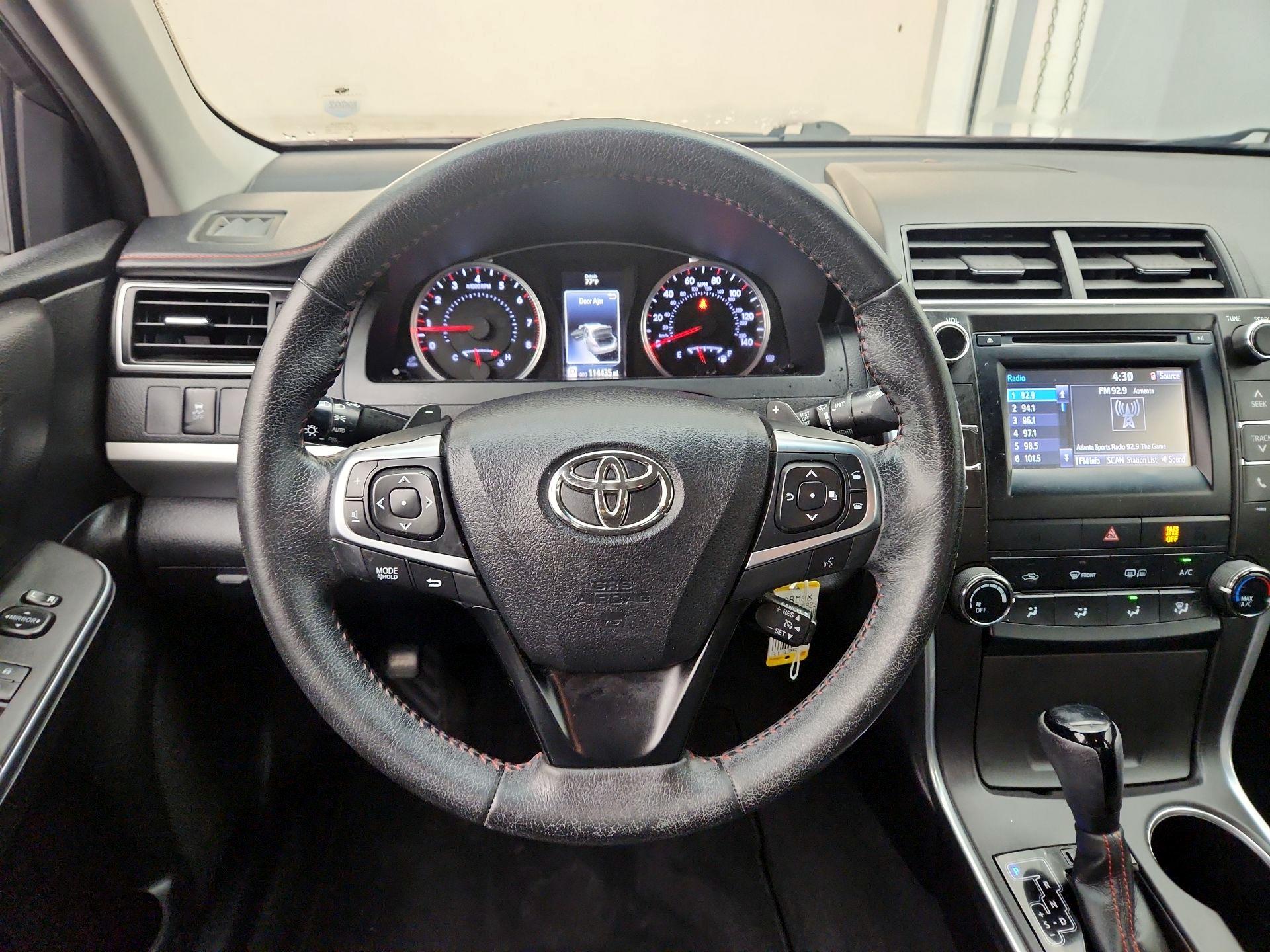 Thumbnail: 2015 Toyota Camry - 10