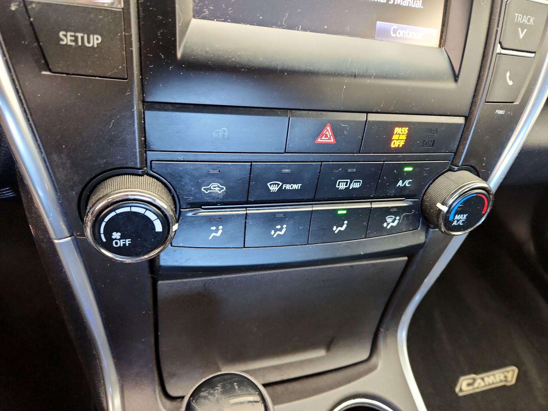 Thumbnail: 2015 Toyota Camry - 16