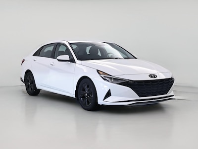 White 2022 Hyundai Elantra SEL