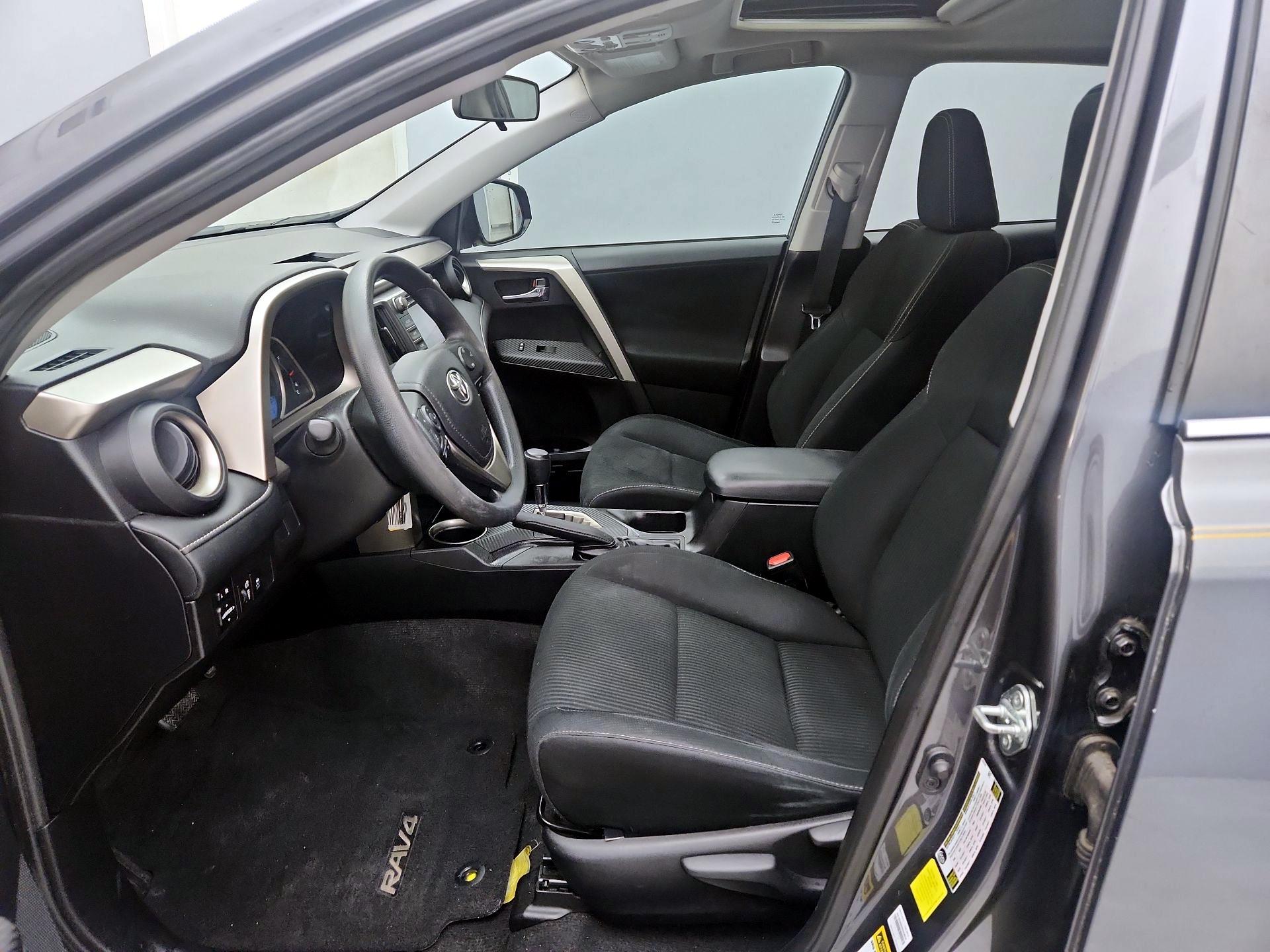 Thumbnail: 2015 Toyota RAV4 - 11