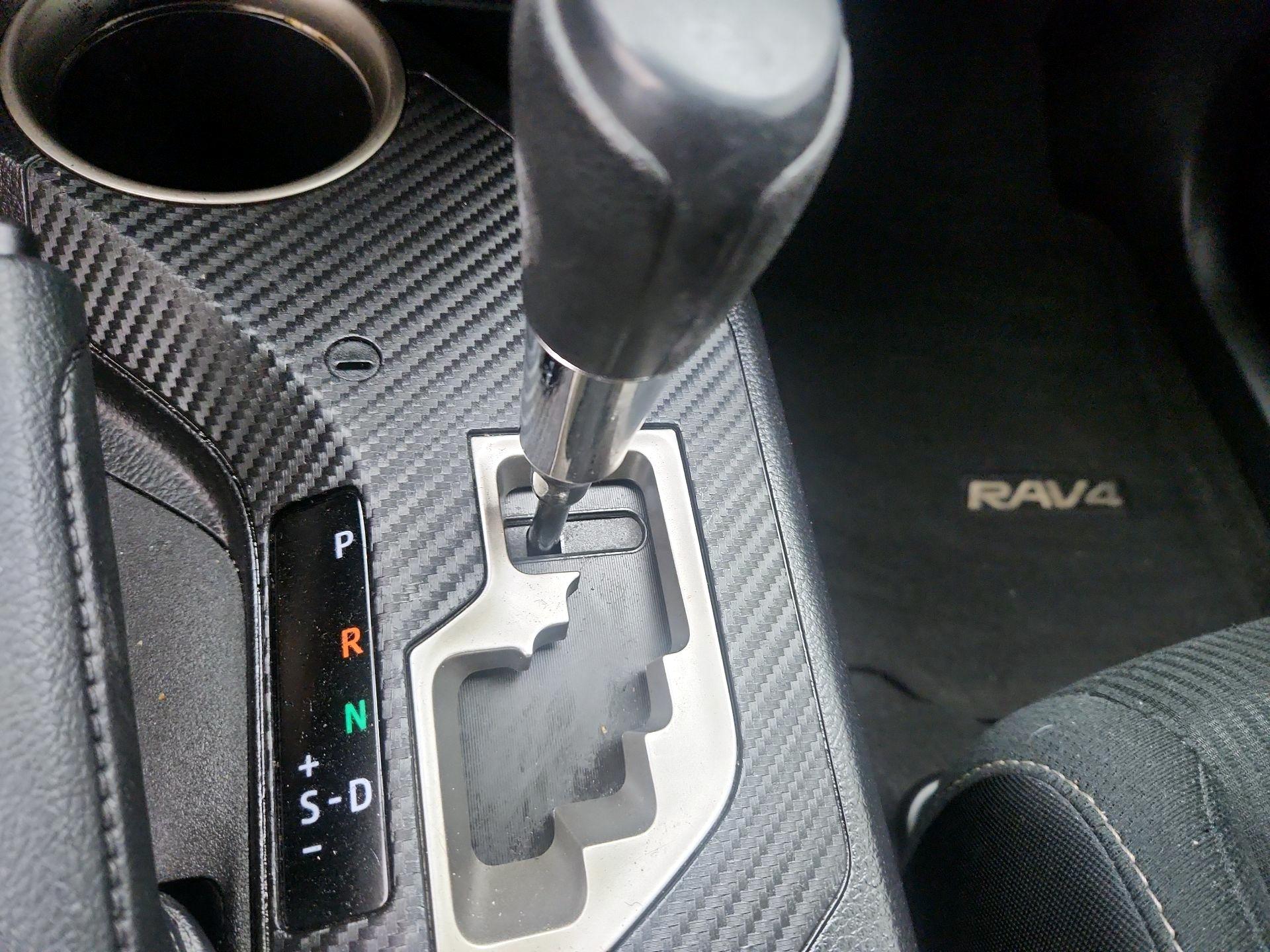 Thumbnail: 2015 Toyota RAV4 - 18