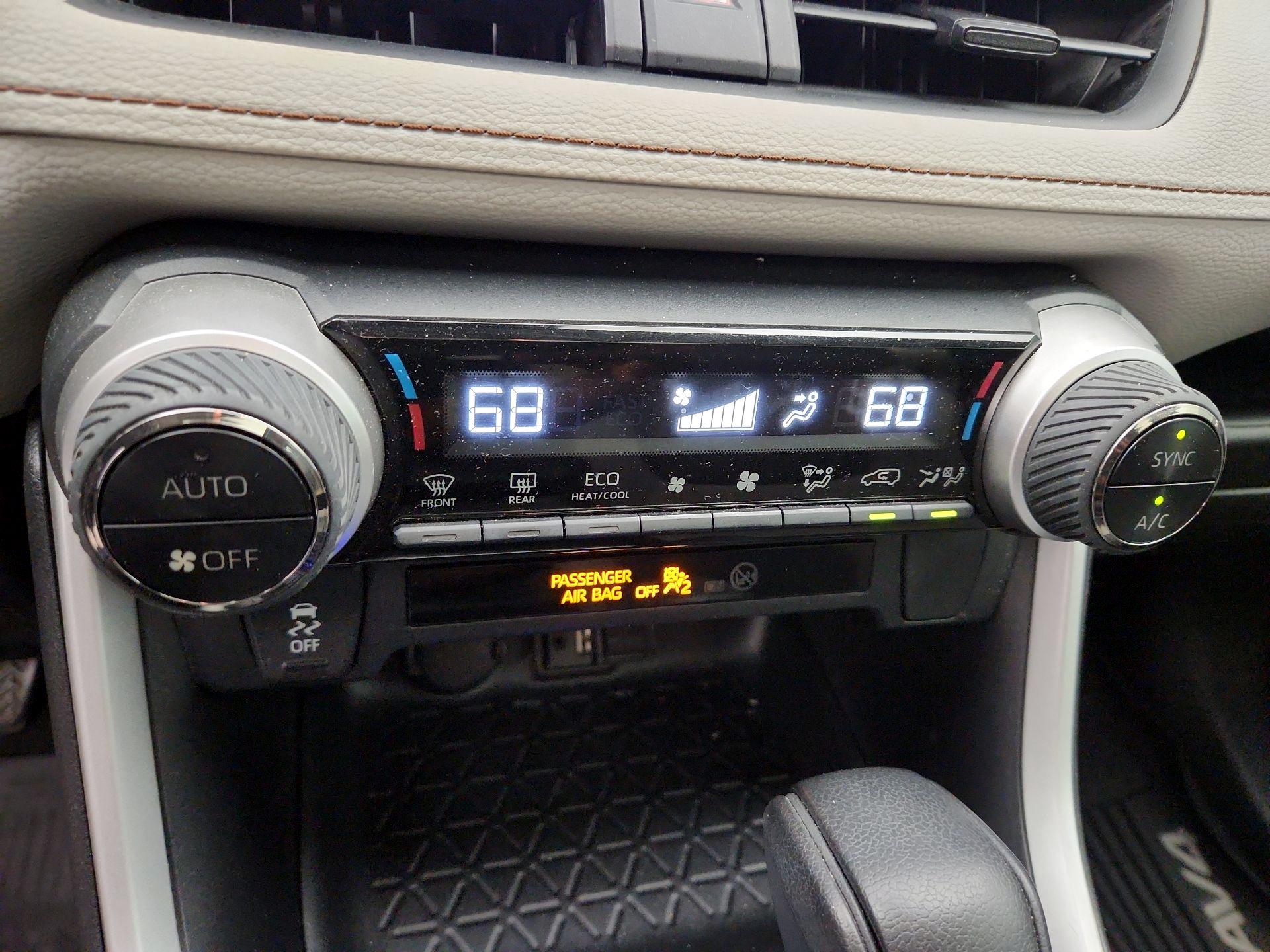 Thumbnail: 2019 Toyota RAV4 - 16