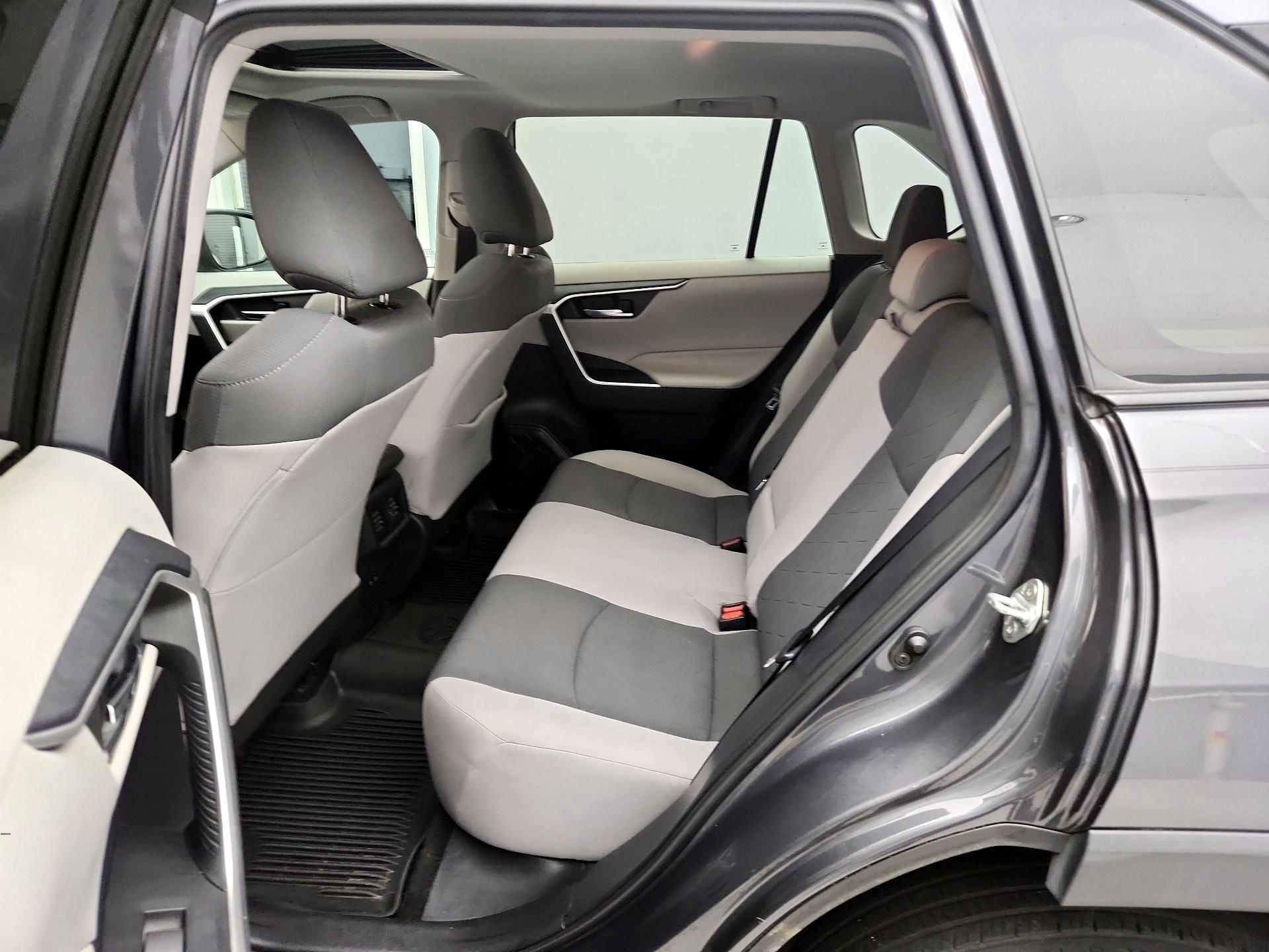 Thumbnail: 2019 Toyota RAV4 - 20