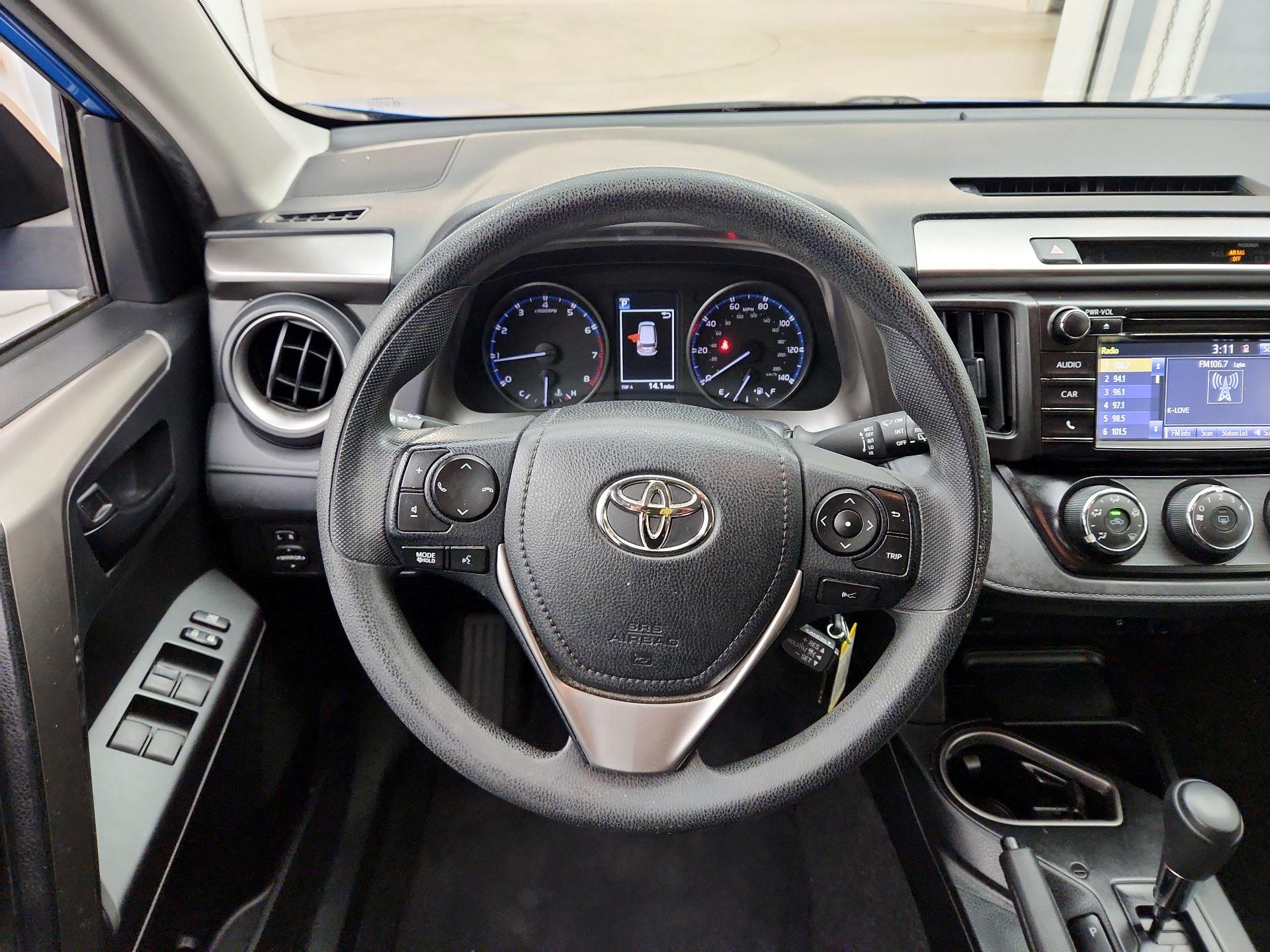 Thumbnail: 2018 Toyota RAV4 - 10