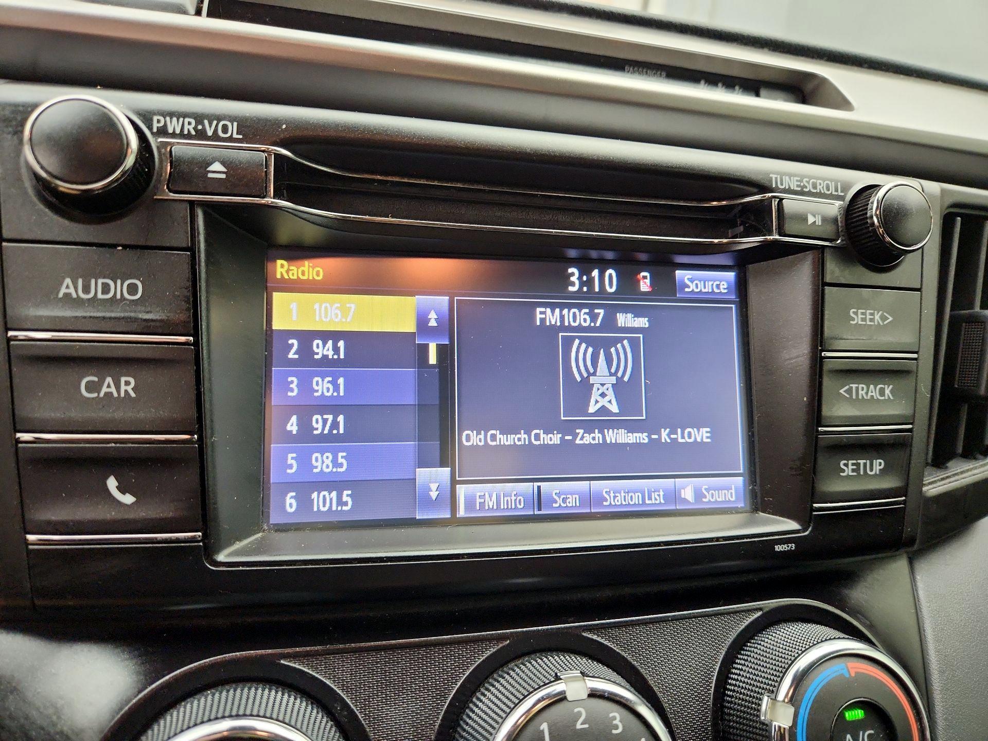 Thumbnail: 2018 Toyota RAV4 - 15