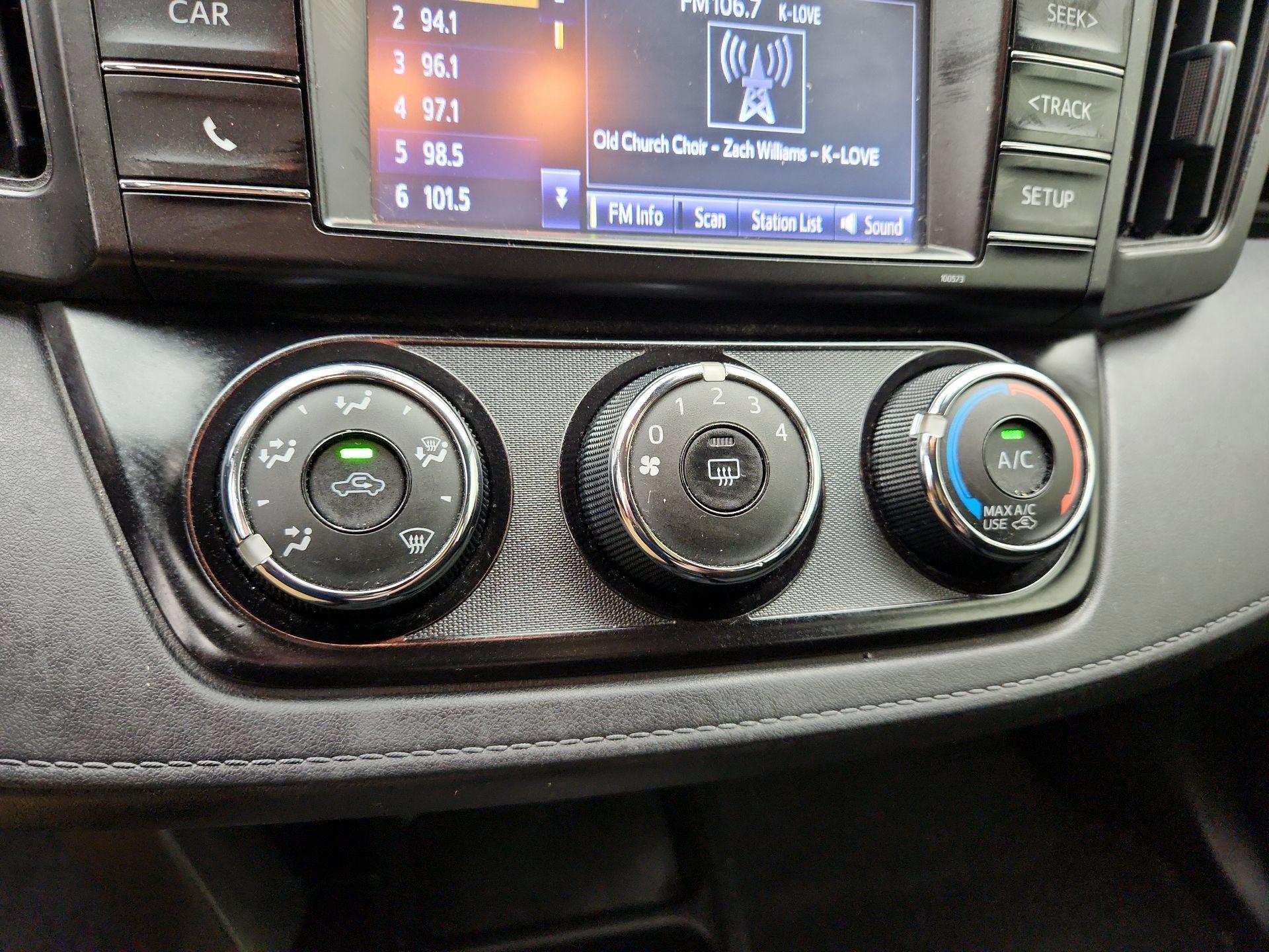 Thumbnail: 2018 Toyota RAV4 - 16