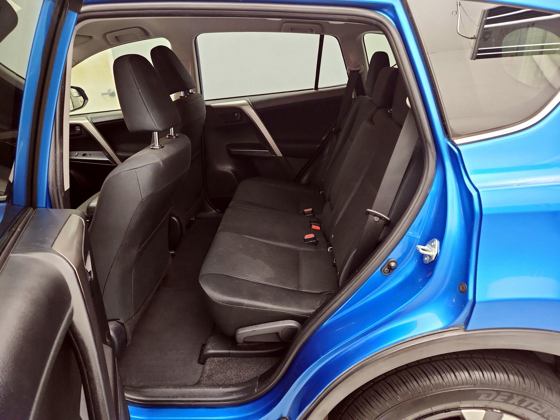 Thumbnail: 2018 Toyota RAV4 - 19