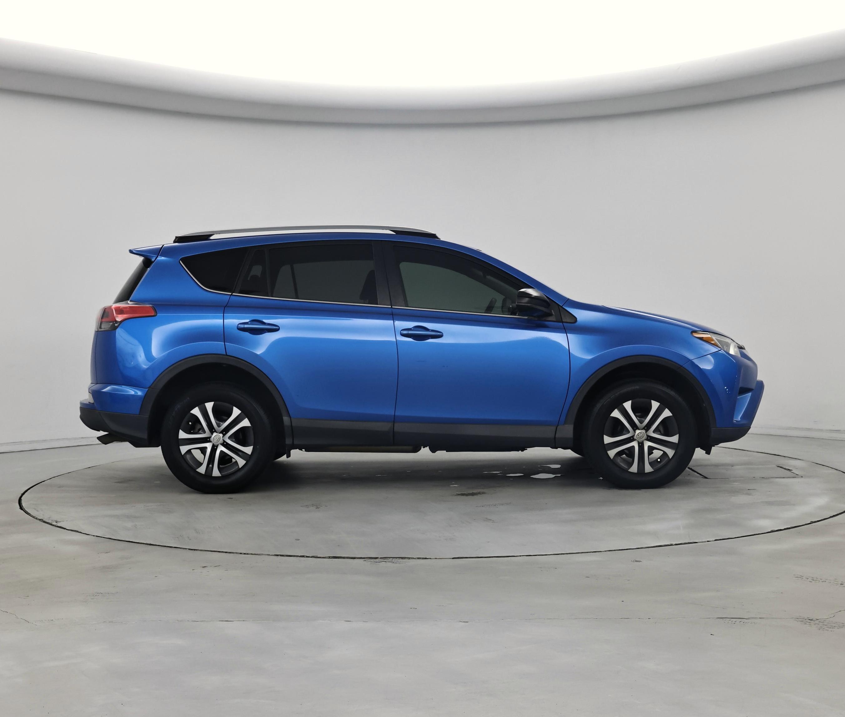 Thumbnail: 2018 Toyota RAV4 - 7