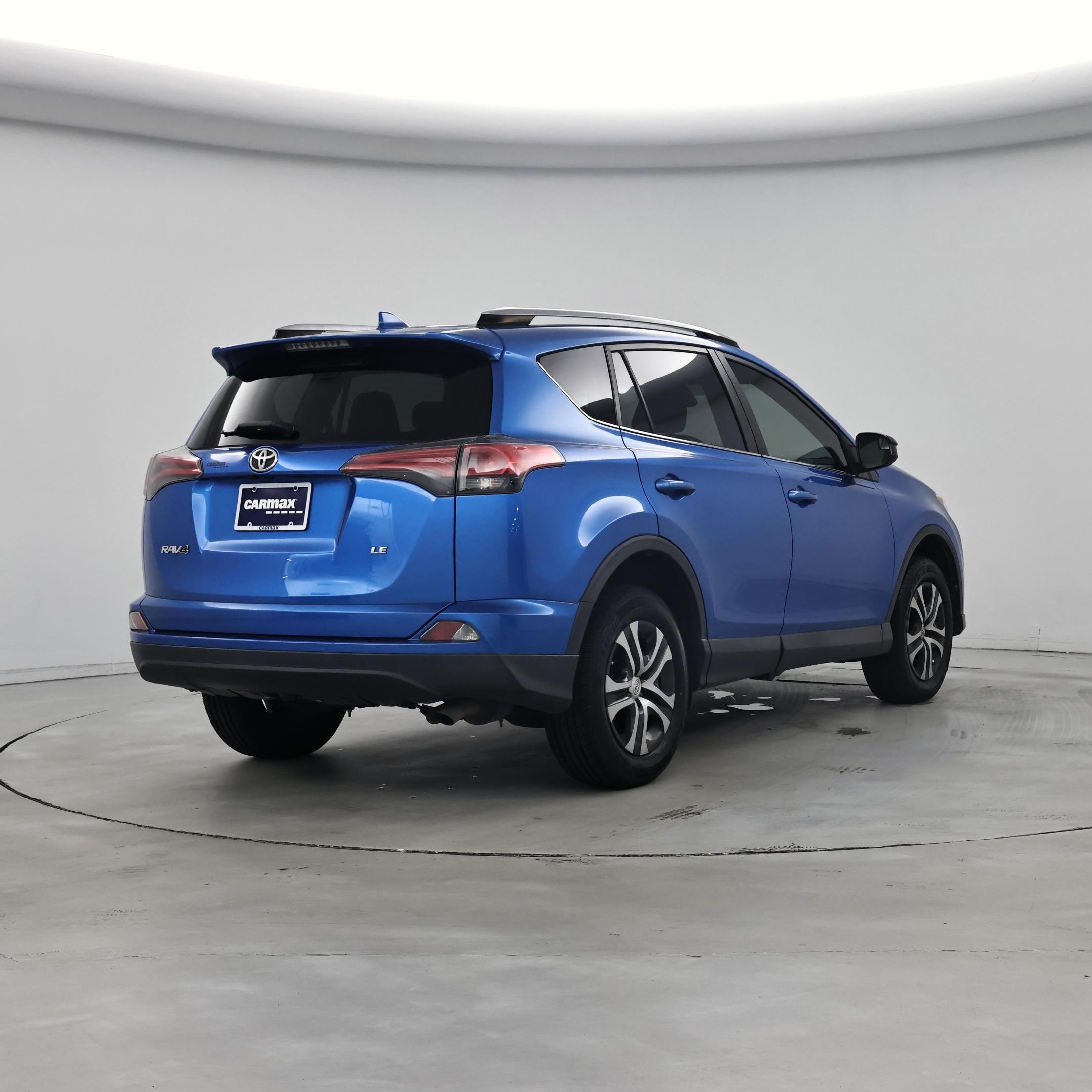 Thumbnail: 2018 Toyota RAV4 - 8