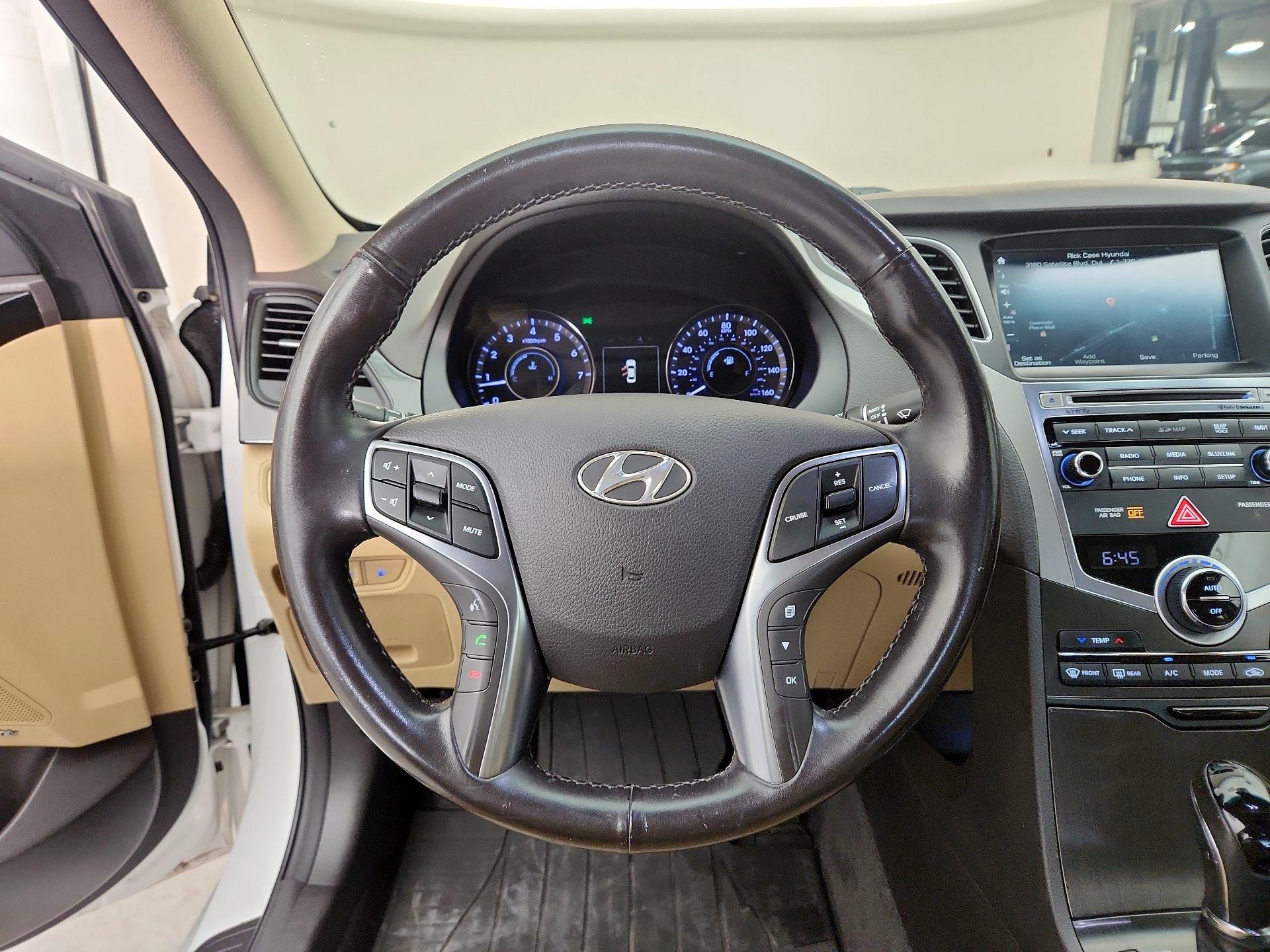 Thumbnail: 2015 Hyundai Azera - 10