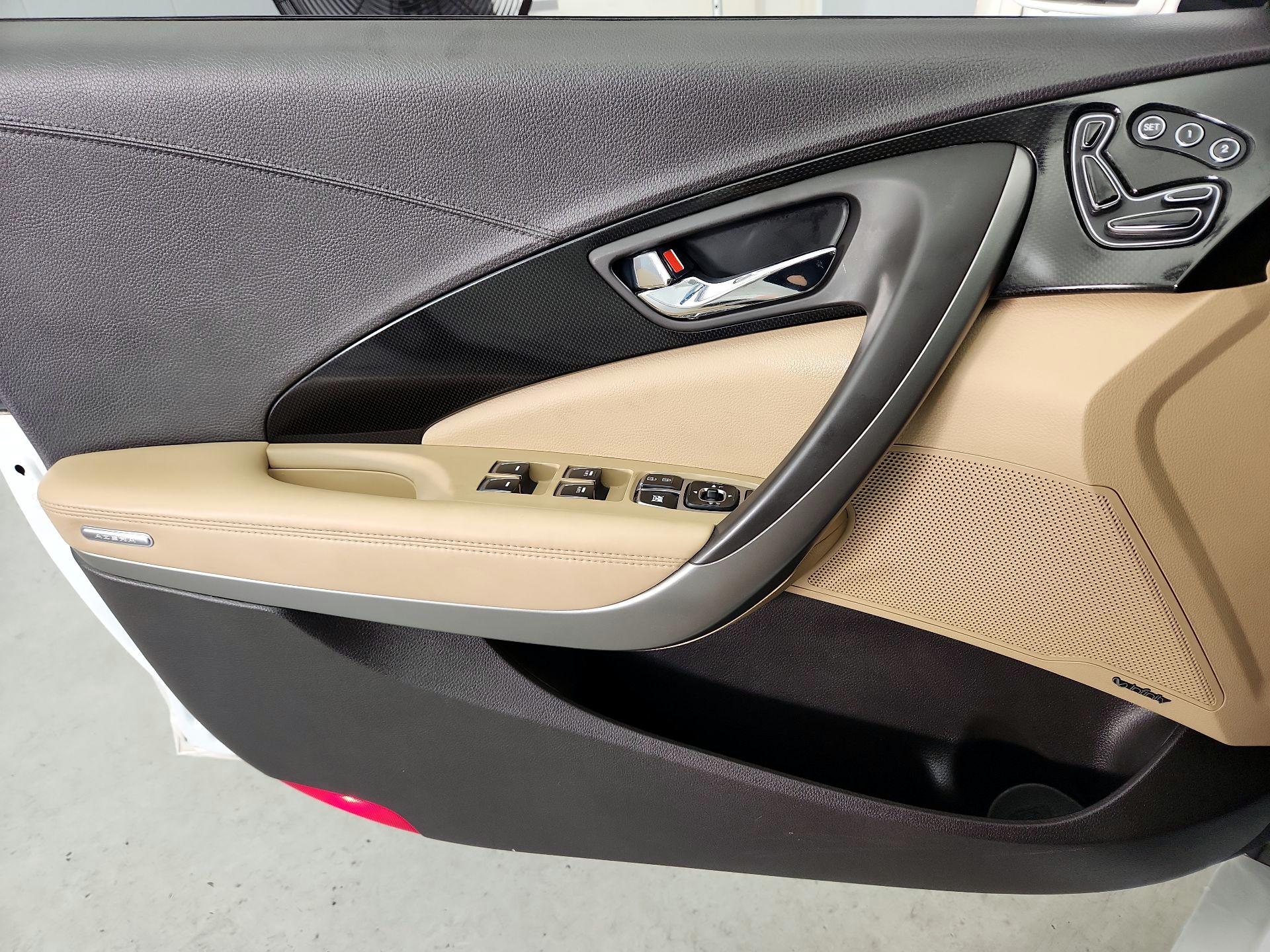 Thumbnail: 2015 Hyundai Azera - 12