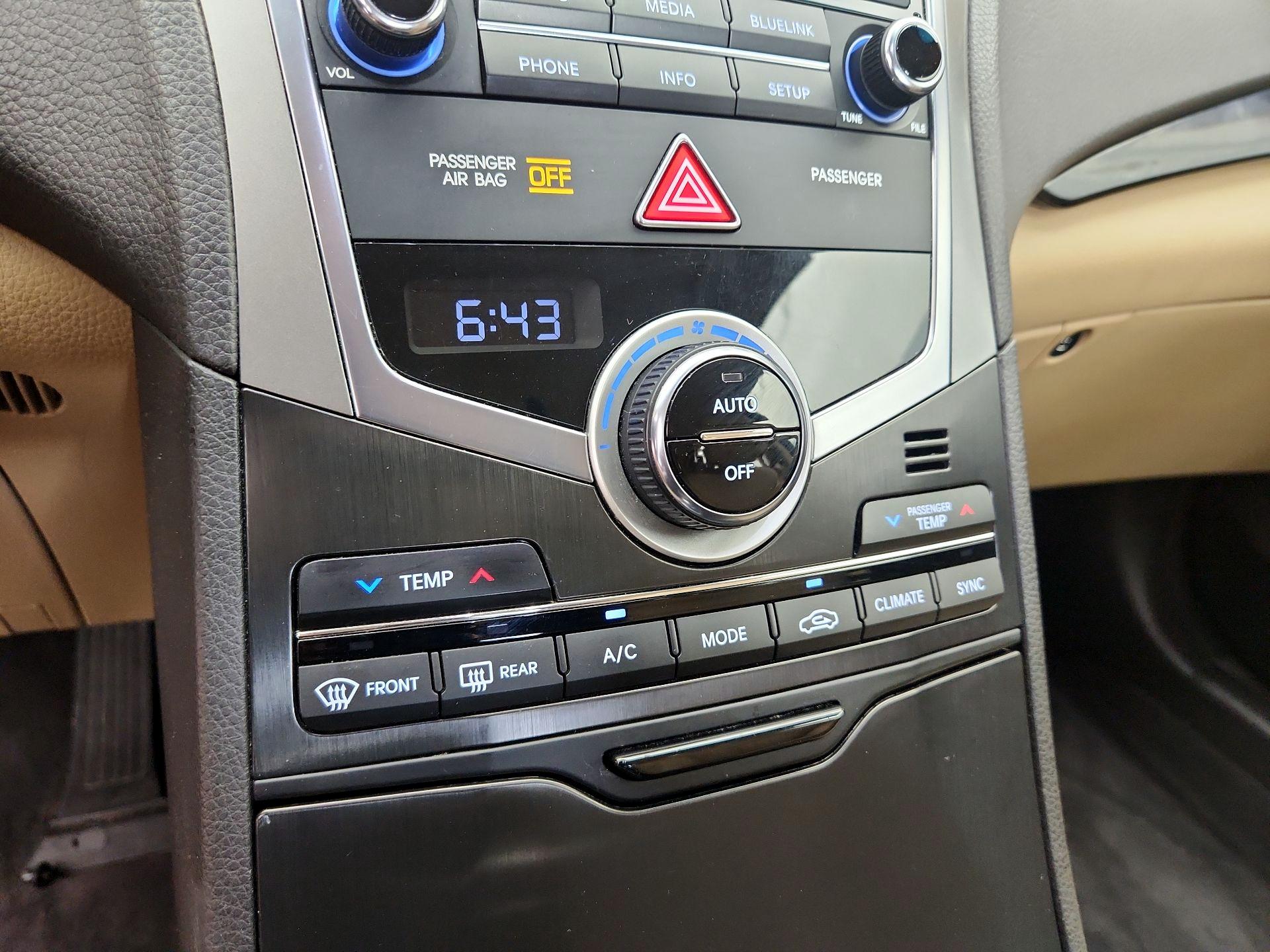 Thumbnail: 2015 Hyundai Azera - 17
