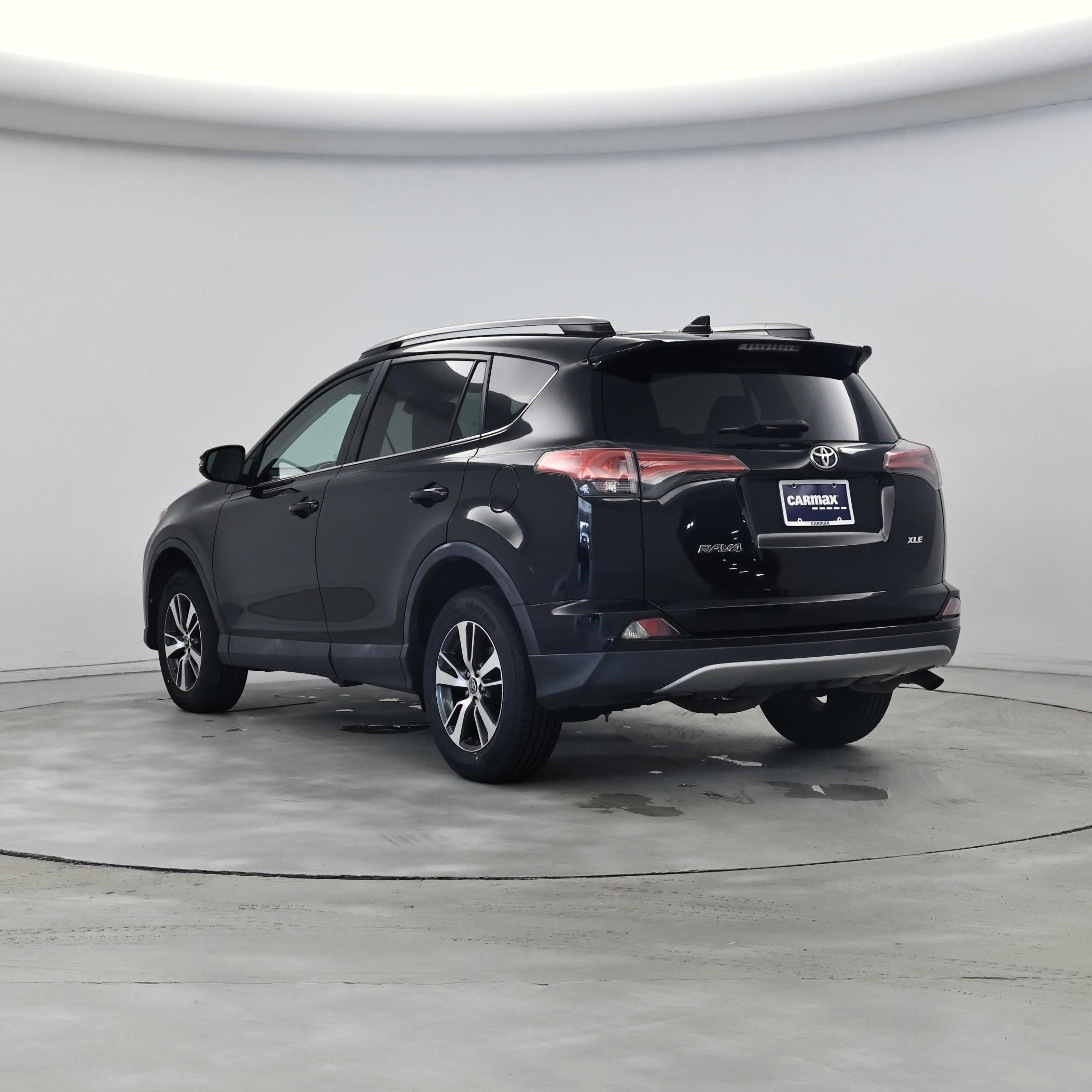 Thumbnail: 2018 Toyota RAV4 - 2