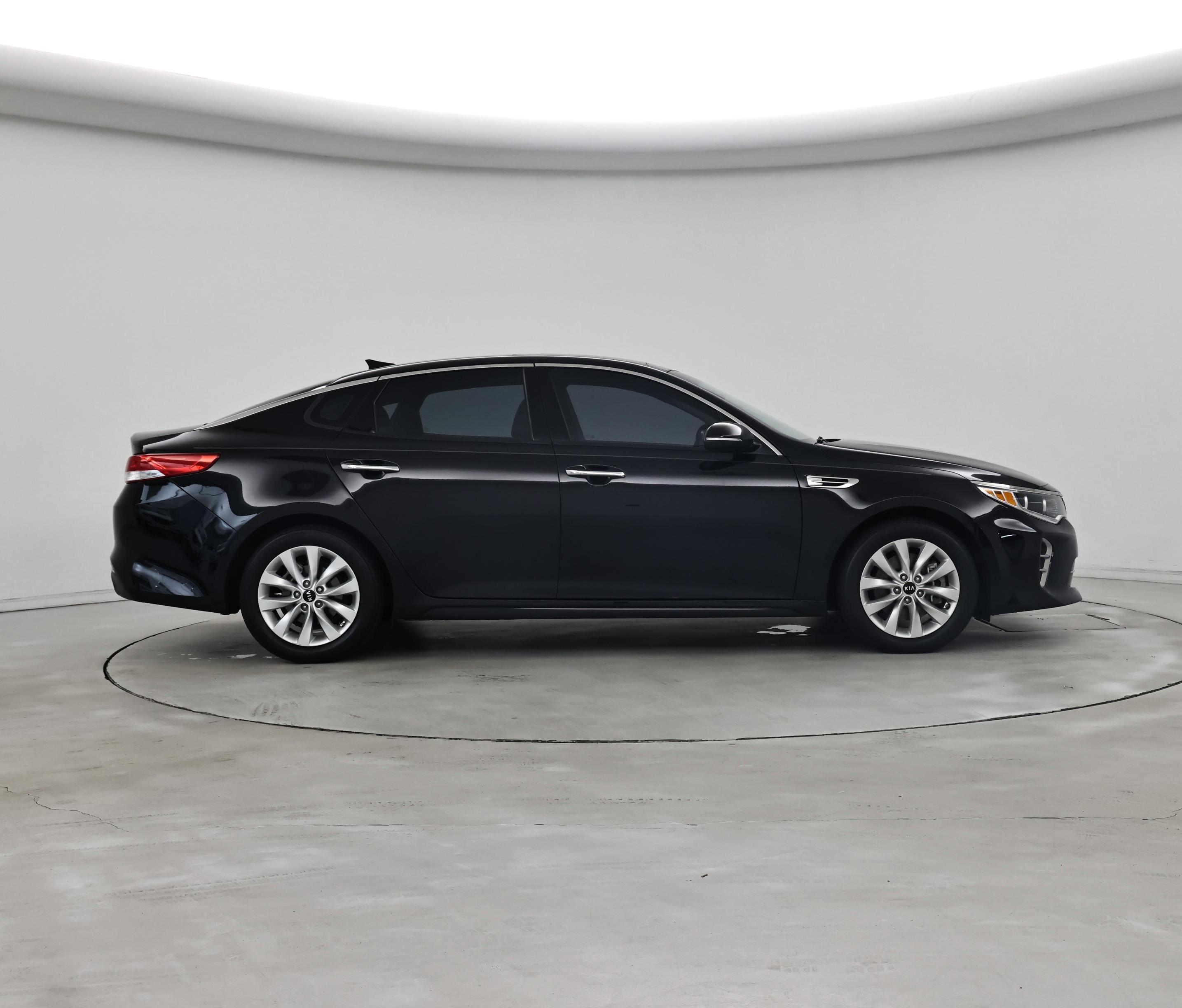 Thumbnail: 2017 Kia Optima - 7