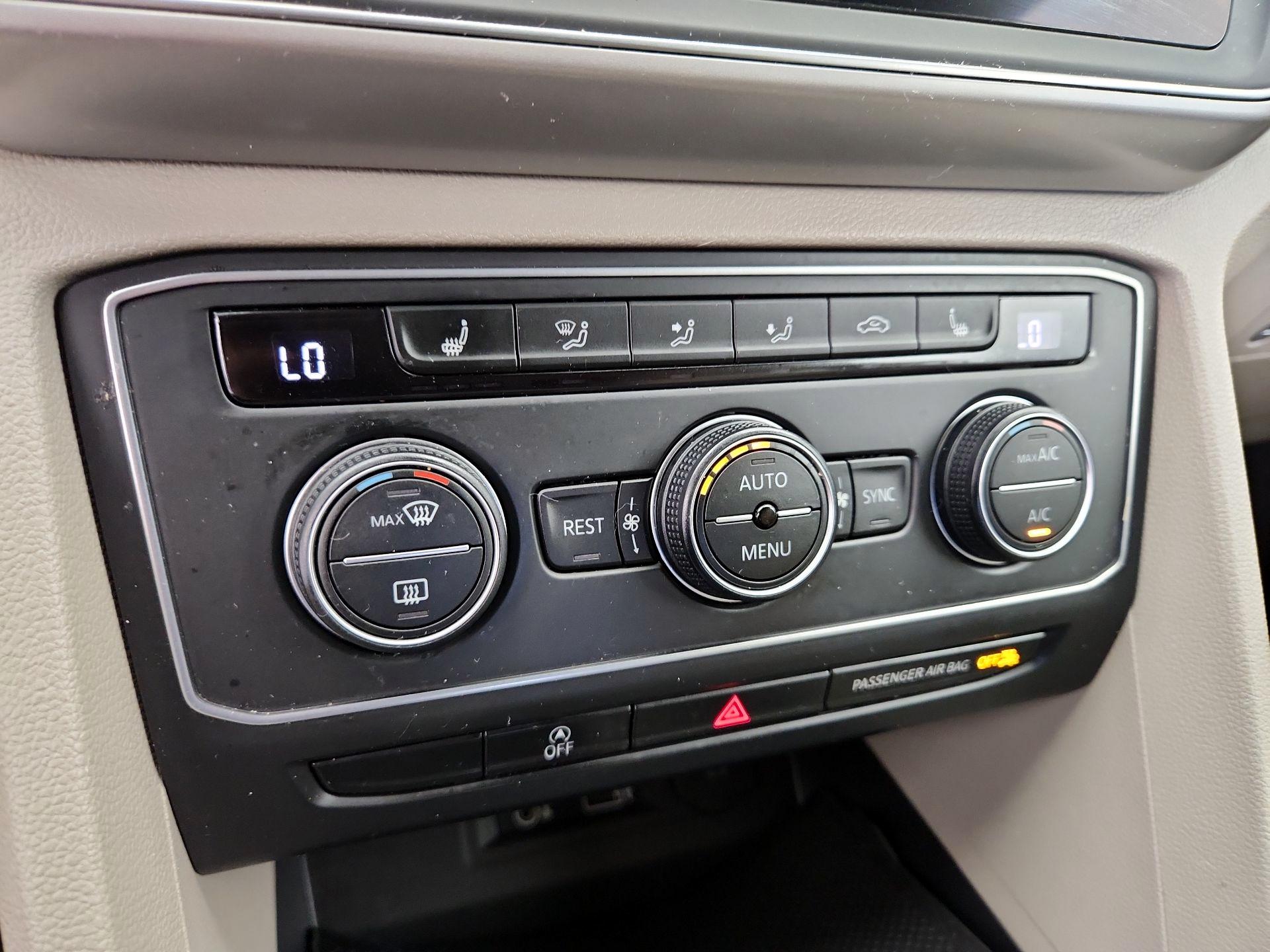 Thumbnail: 2019 Volkswagen Atlas - 16