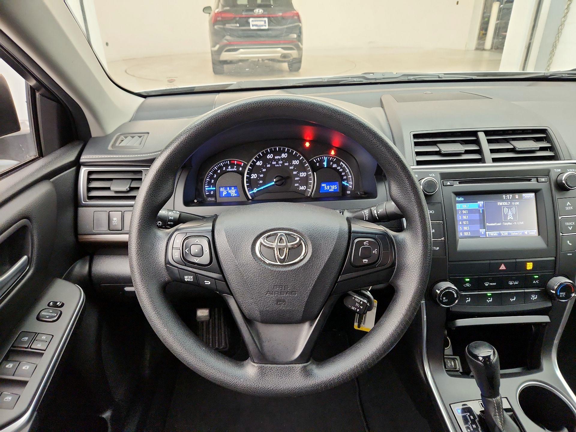 Thumbnail: 2015 Toyota Camry - 10