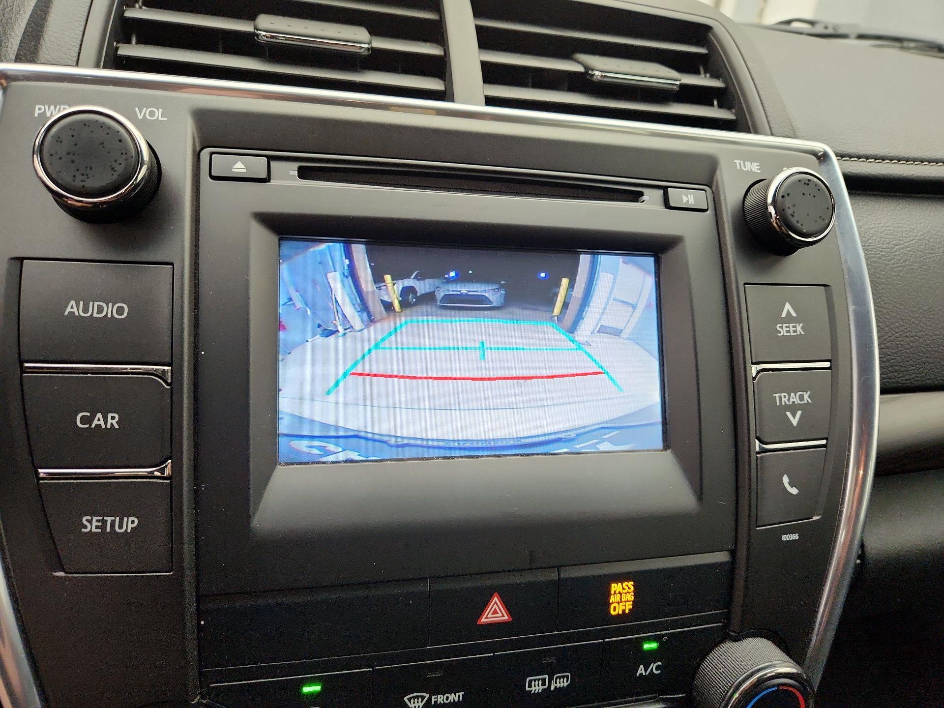 Thumbnail: 2015 Toyota Camry - 14