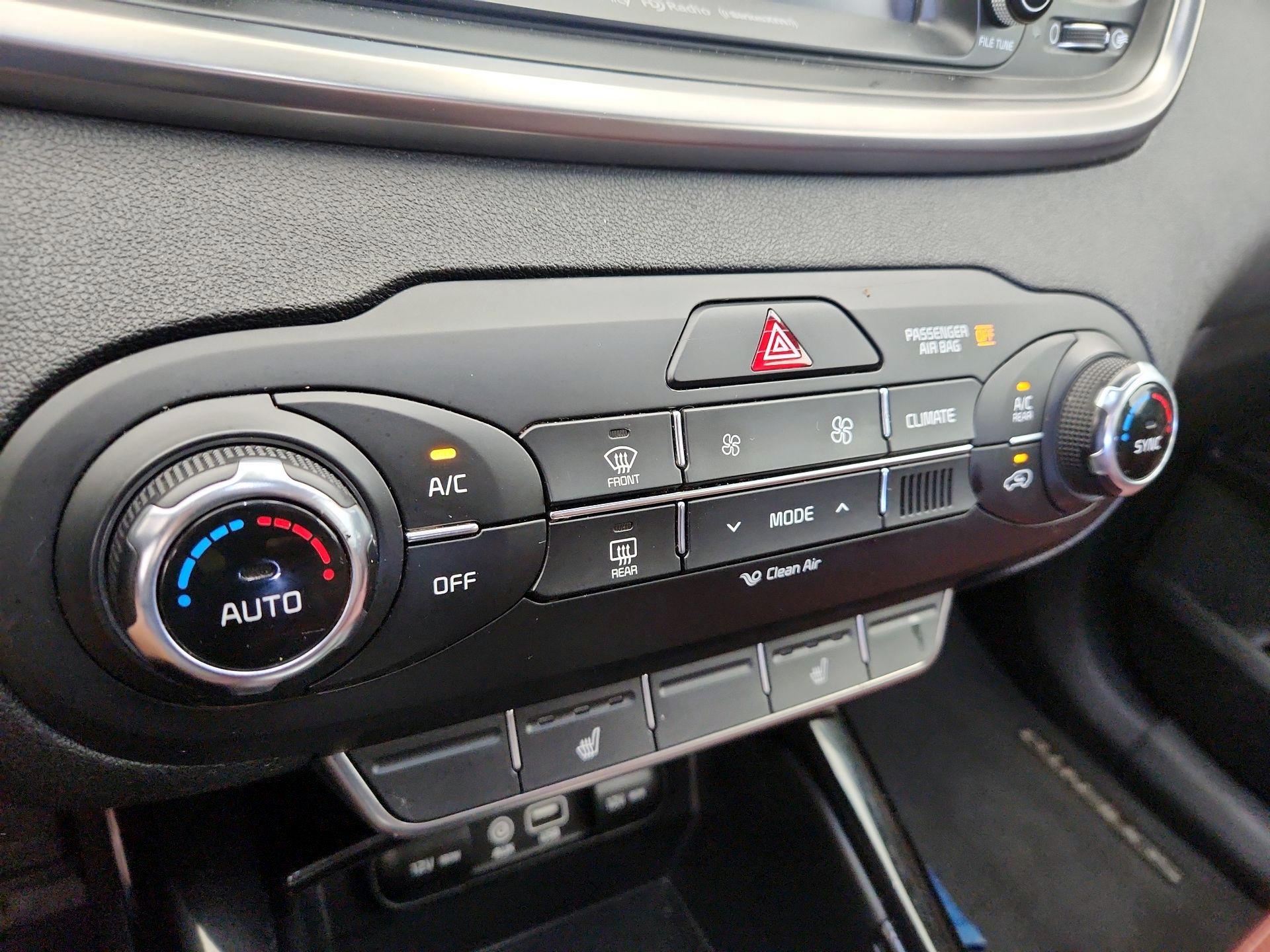 Thumbnail: 2018 Kia Sorento - 17